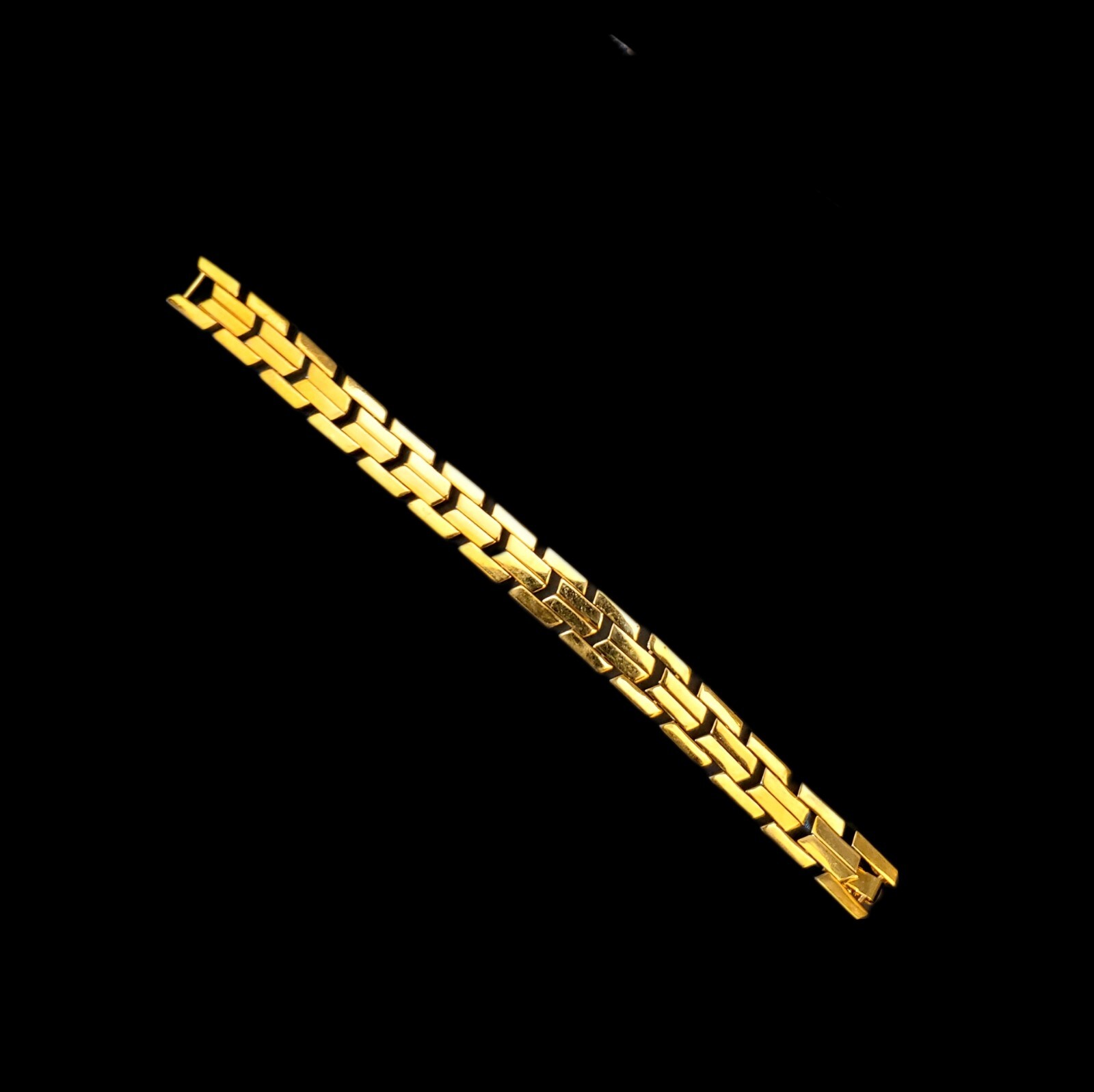 7.5″ PVD Gold Arrow Style Tone Hidden Bar Link Bracelet w Fold over Link Clasp