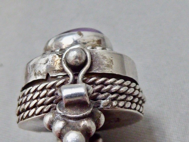 Vintage Taxco Mexico Sterling Silver Amethyst Poison Ring PILL BOX HINGED RING