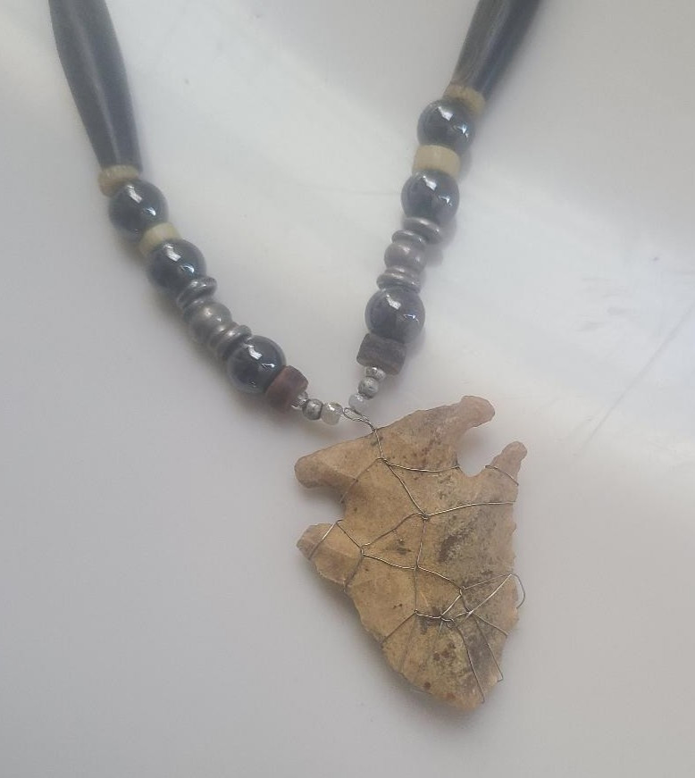Indian Arrowhead Vintage 1970’s Groovy Bead Choker Necklace – Hippie Bohemian