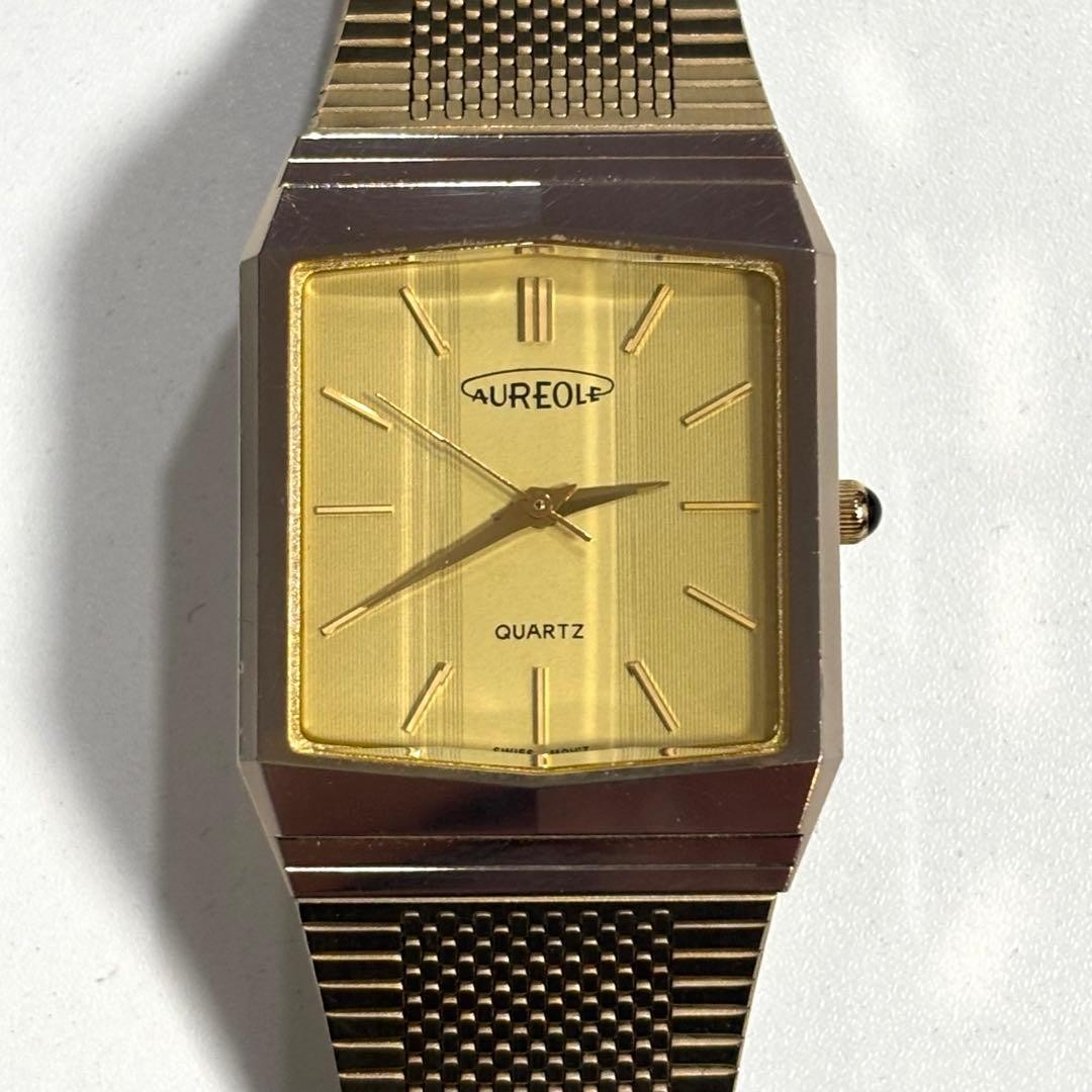 Aureole Quartz Gold Dial Wristwatch