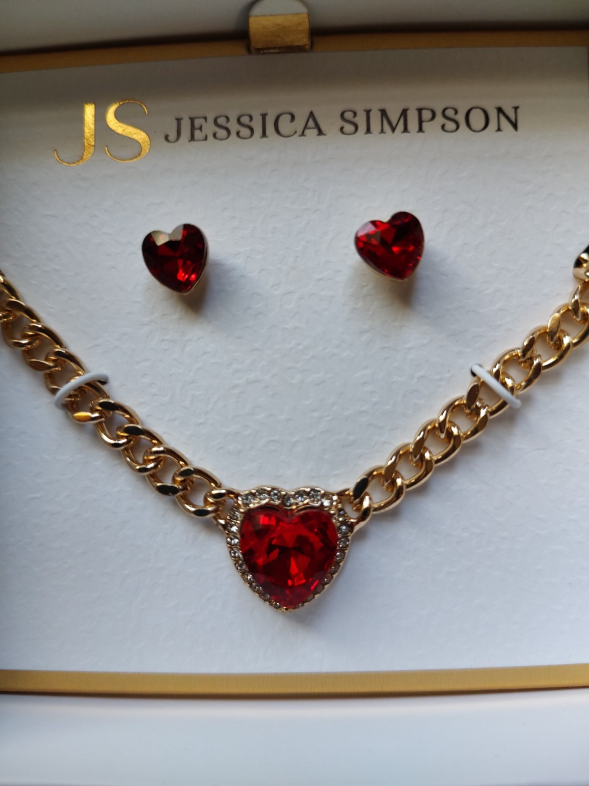 Jessica Simpson Gold Tone Collar Glass Heart Necklace & Stud Earrings Set ~ Red