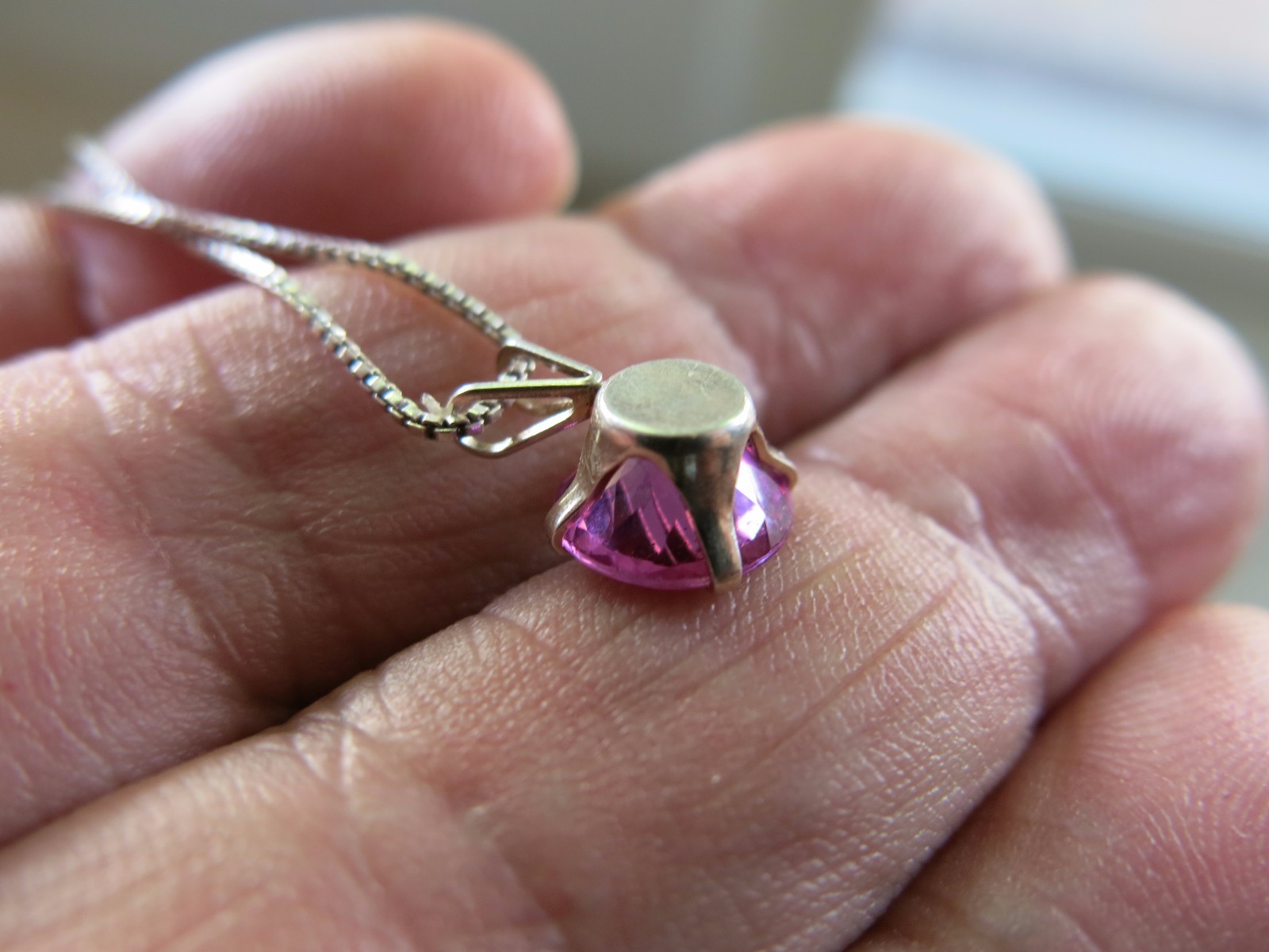 Pink Glass Pendant with an 18 in Sterling Chain 2.0g [2859]