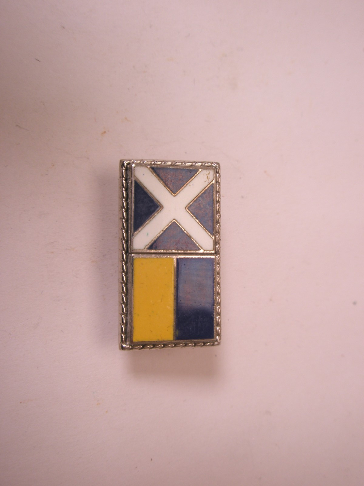 MK Mike Kilo International Nautical Signal Flags Vintage Tie Tack Lapel Pin a134