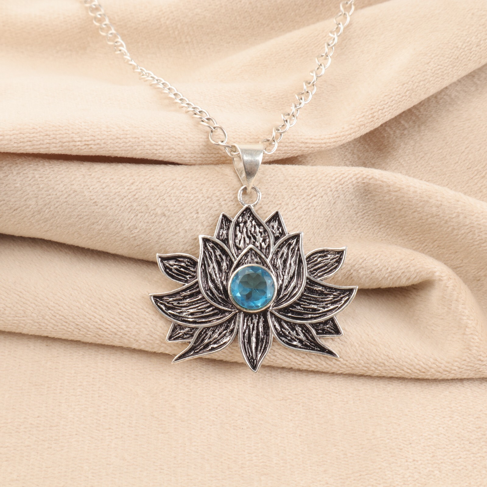 925 Silver Round Cut Natural Swiss Blue Topaz Birthday Art Deco Pendant Jewelry