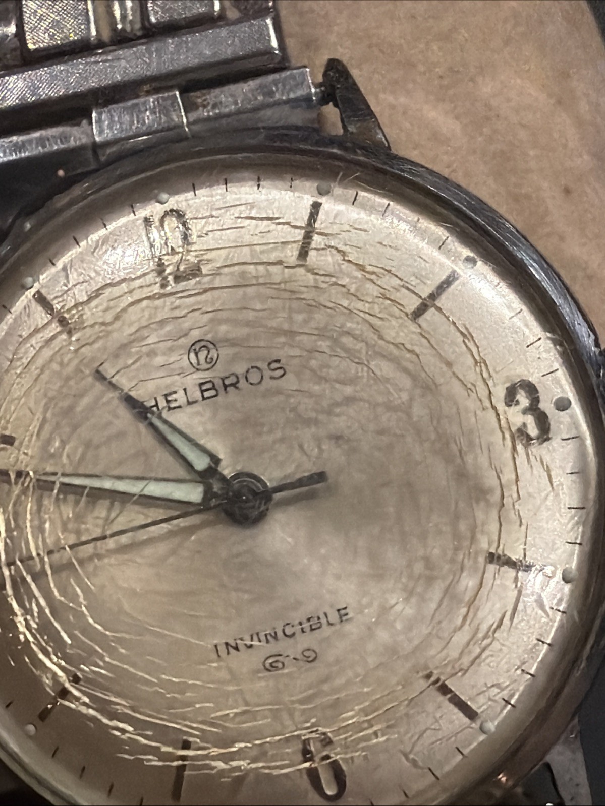 AL31 Vintage Helbros Invincible Mechanical Wind 17J 35mm Runs On&Off As Is**