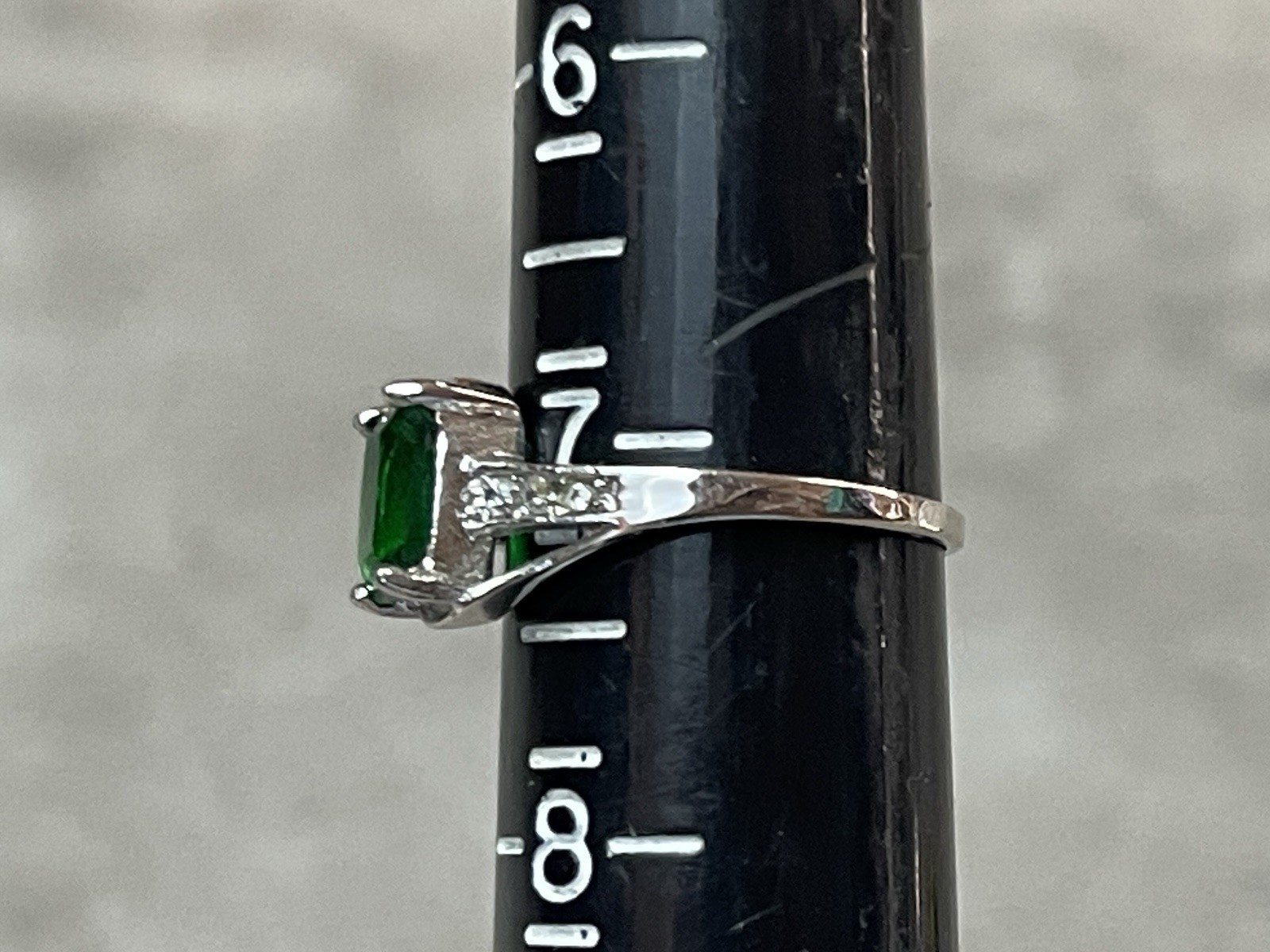 Sterling Silver Ring Emerald Green Simulated Stone With Clear Cz’s – size 7