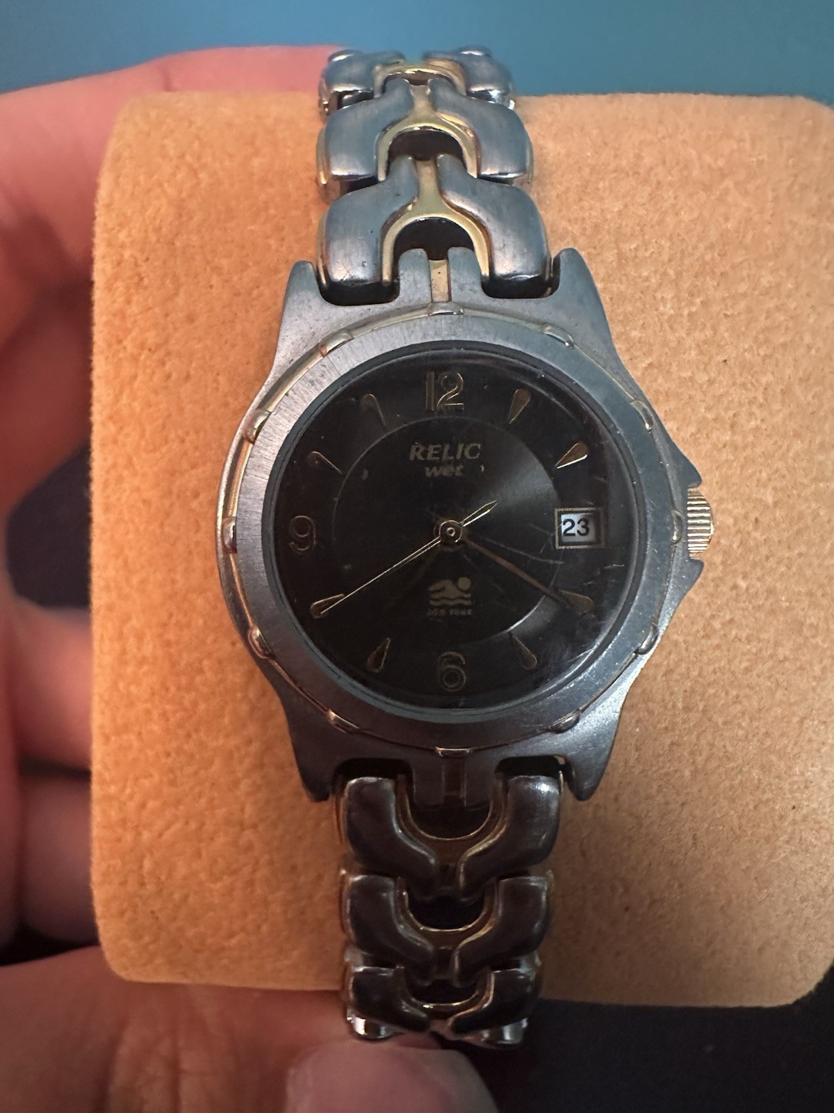 Relic Wet Women’s Quartz Silver Stainless Bracelet Watch Black Dial Date 50m