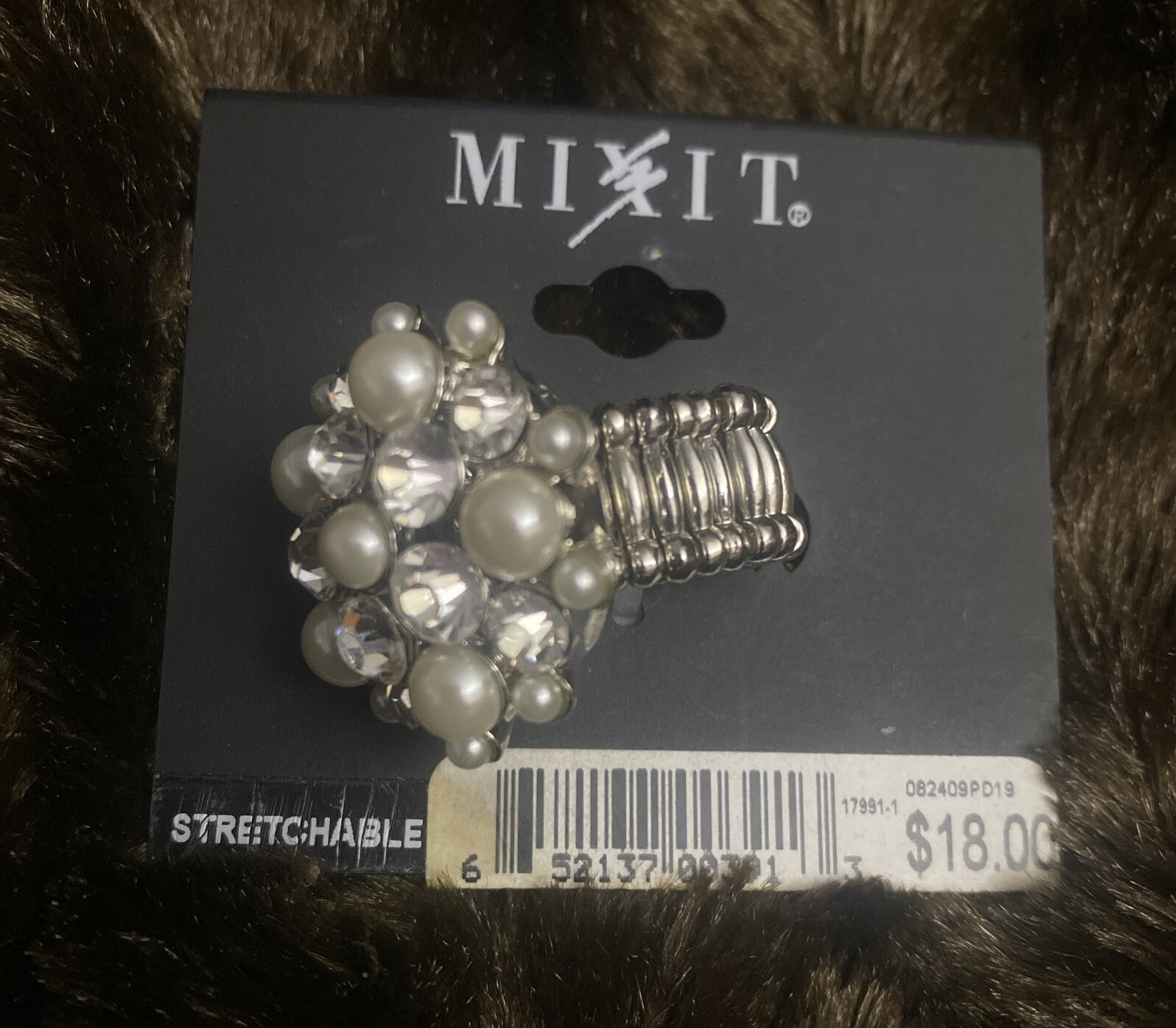 Mixit brand Stretchable Ring One Size fits most NEW WITH TAGS AS PICTURED