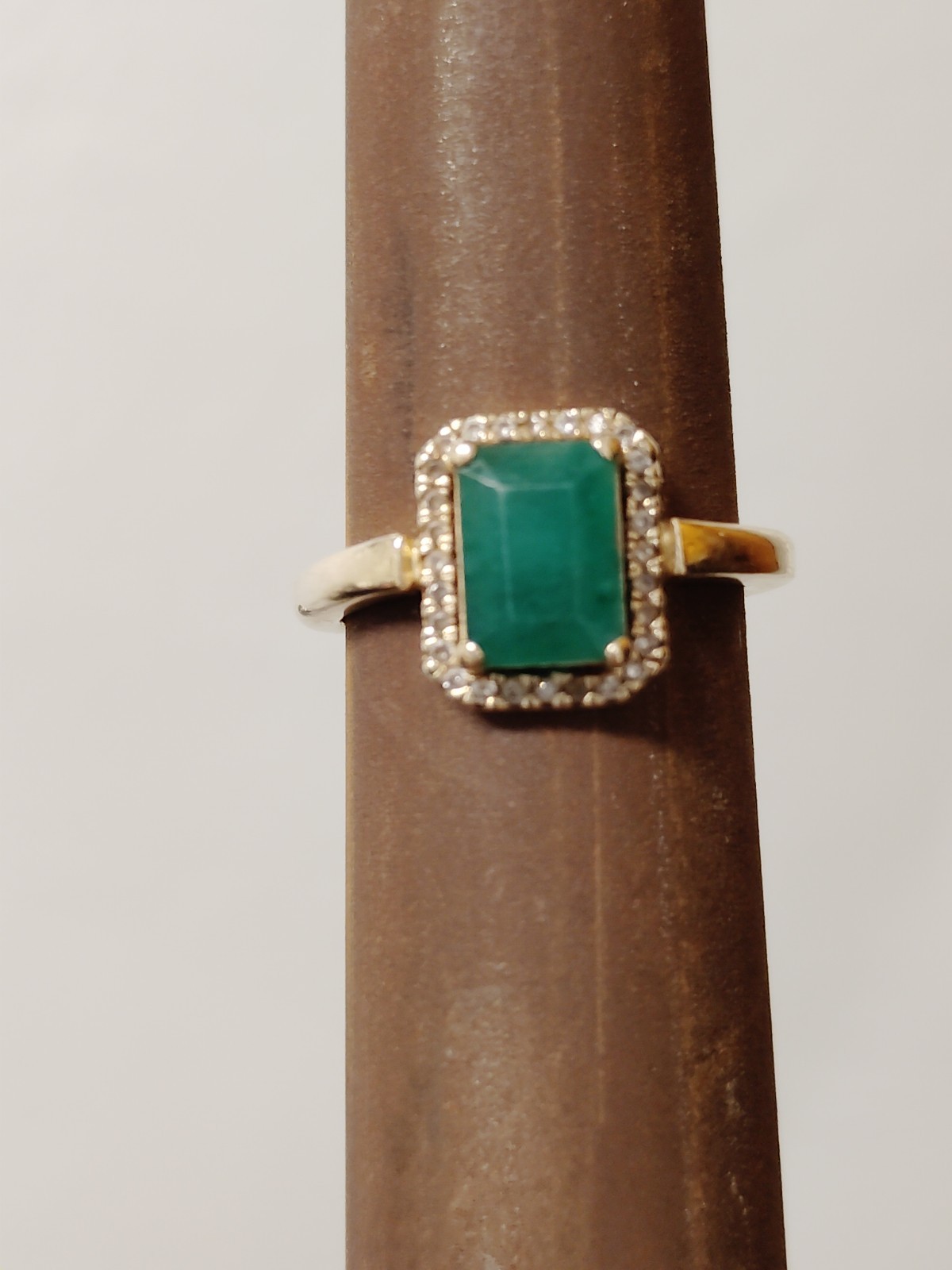 14K Gold Ring w/ Emerald & Diamod Halo. Size 3 & 2.6 Grams
