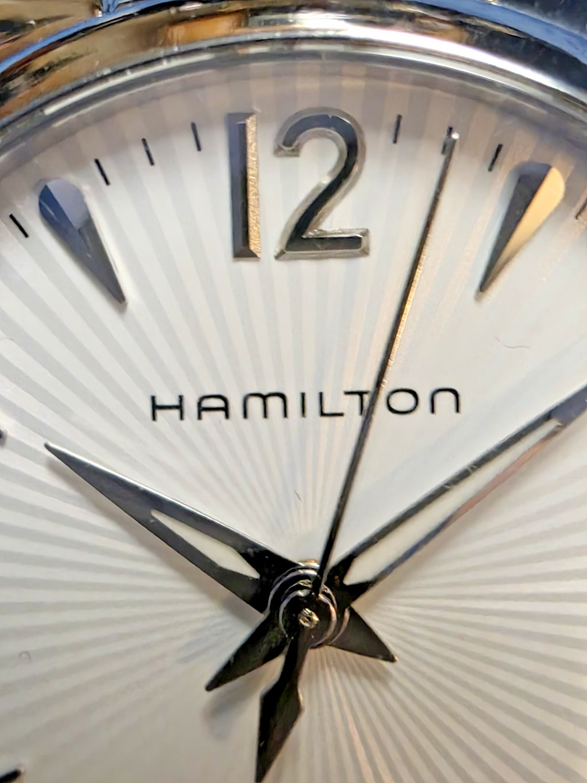 Hamilton Jazzmaster Ladies (H422111). All Orginal 30 mm case and a 15 mm Band.