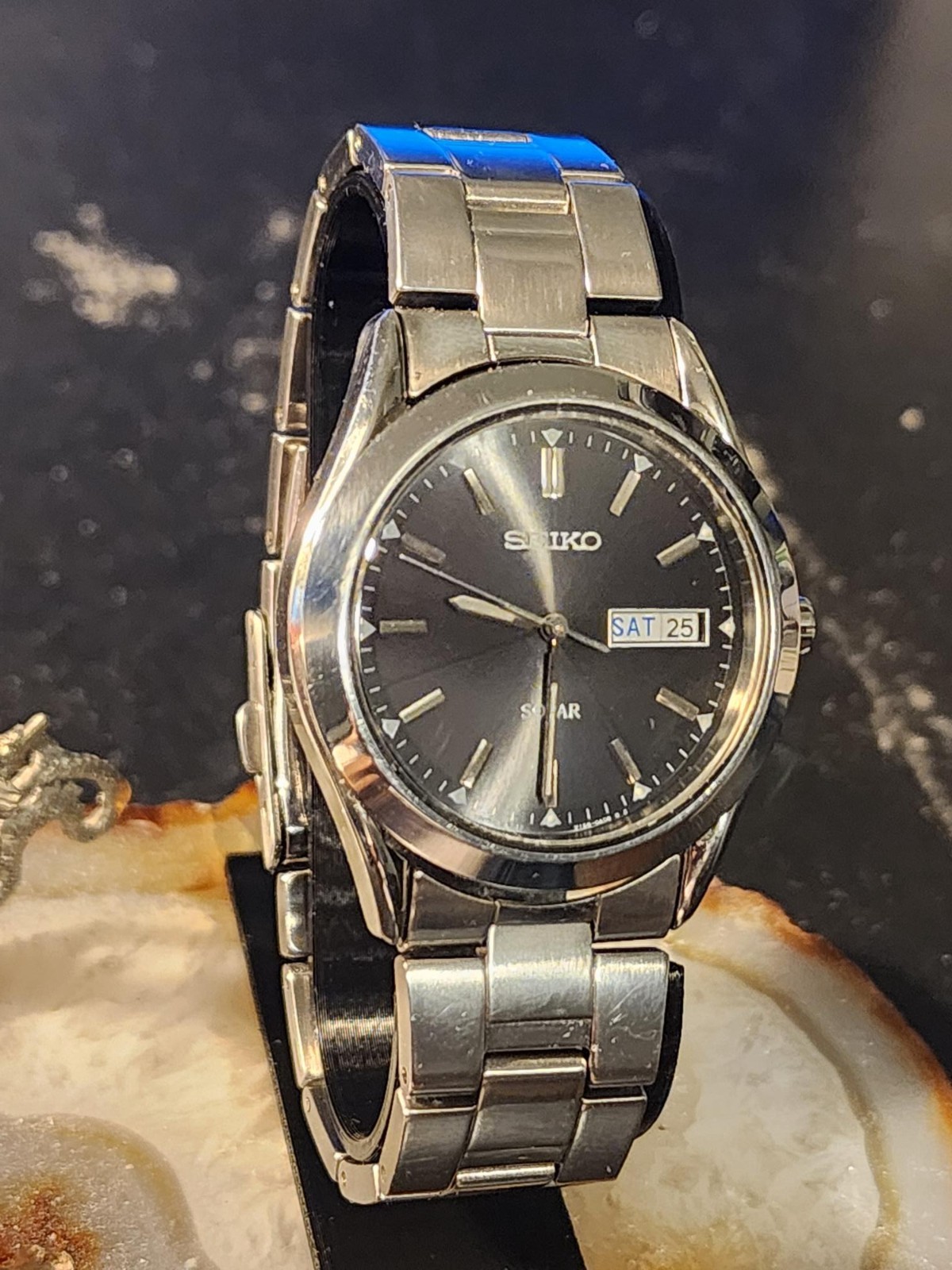 Seiko Essentials Men’s Black Watch – V158-OABO (SAPPHIRE CRYSTAL)