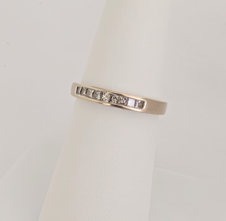 Diamond Ring 14K White Gold 2.4 Grams Retail Price $1599 Make Me An Offer!