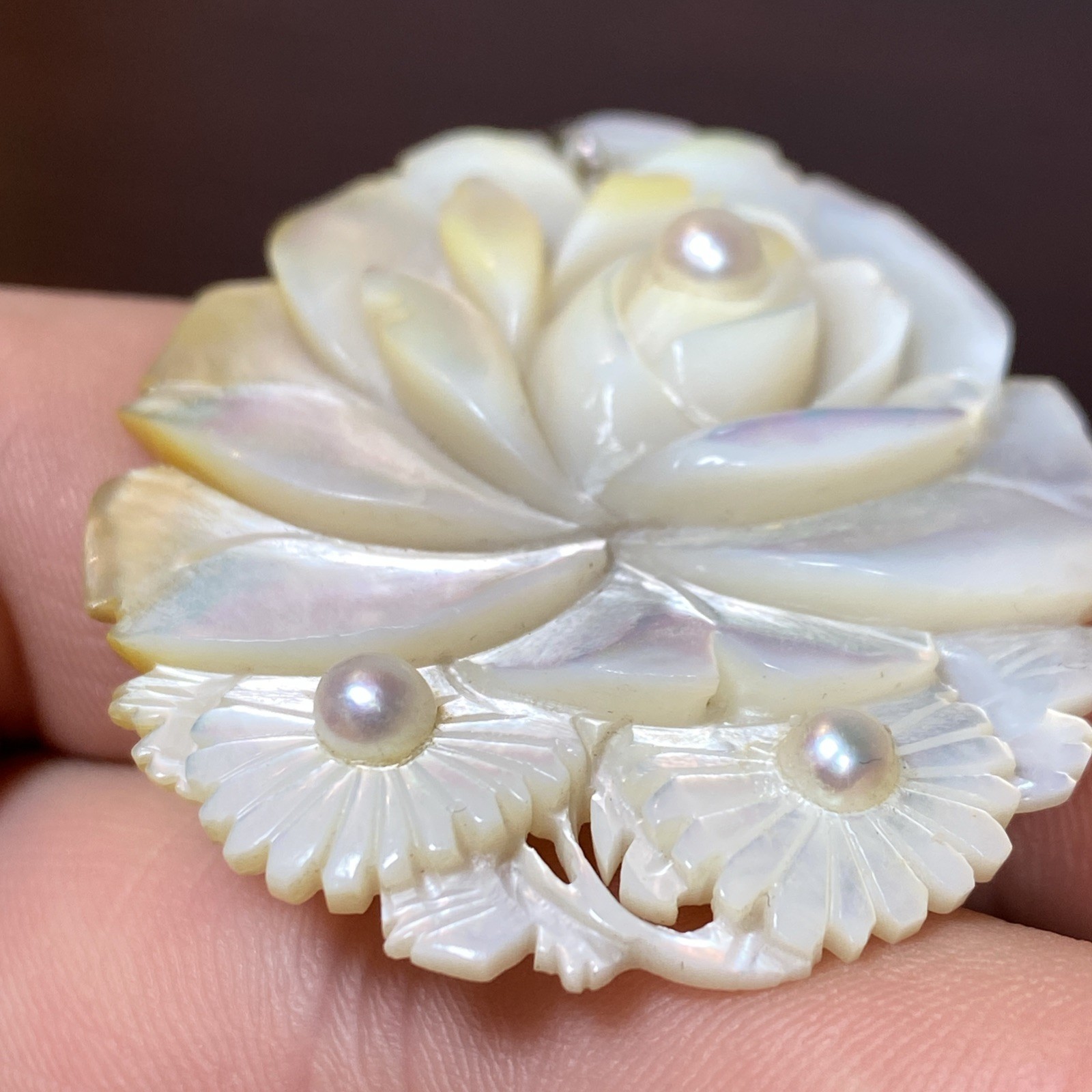 Antique Iridescent Carved MOP Shell 3 Pearls Rose Daisies Flowers Floral Pendant