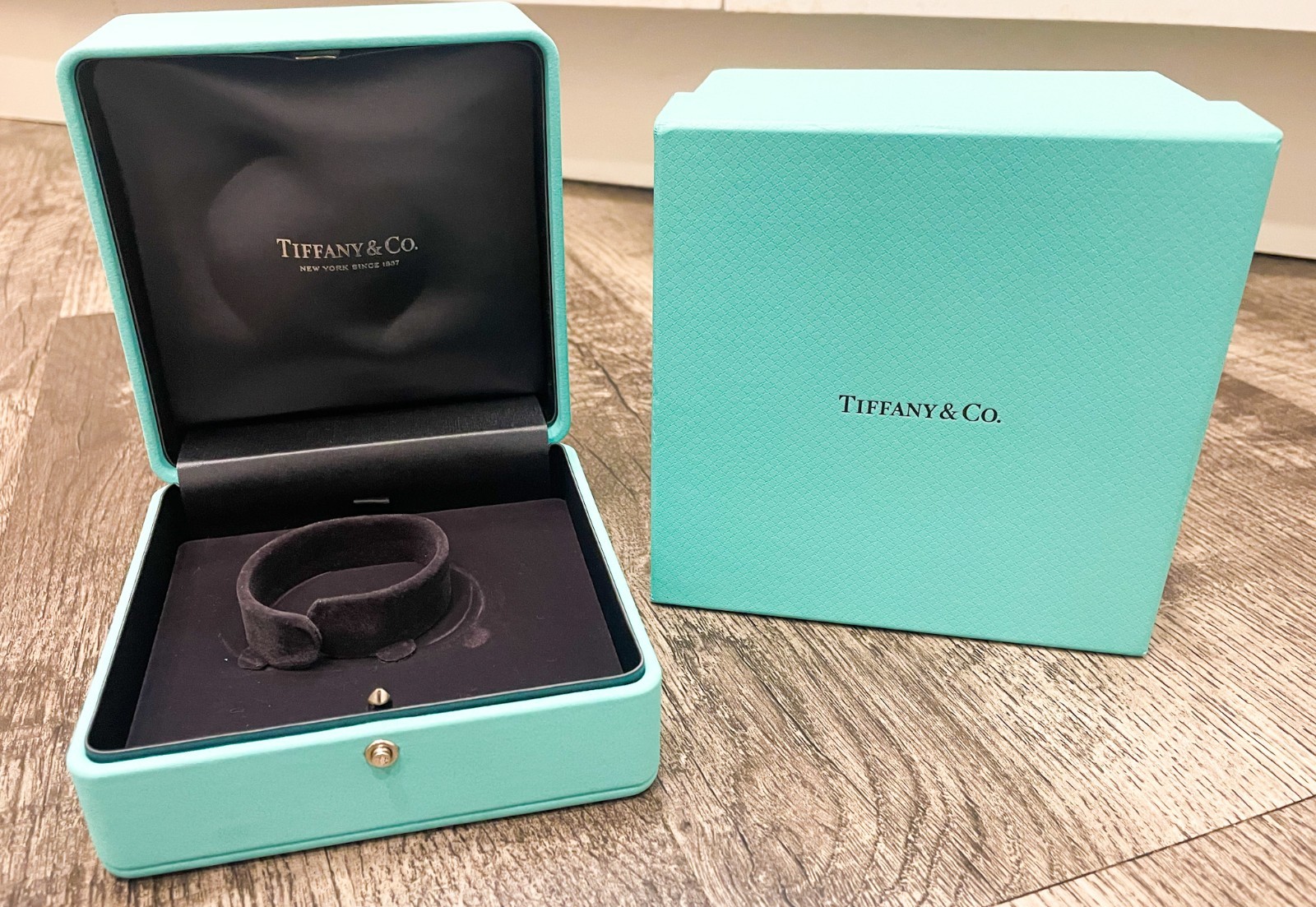 Tiffany & Co Large Blue Leather Bracelet/Watch Presentation Gift Box & Case