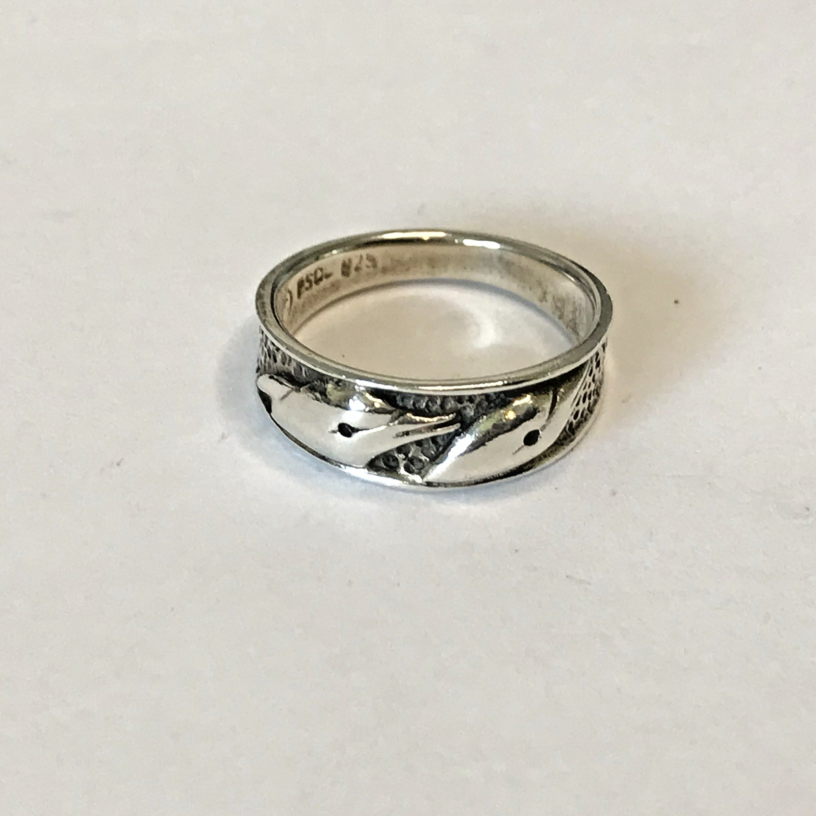 PETER STONE 925 Sterling Silver Vintage Dolphin Band Ring Size 5.75 3.15grams