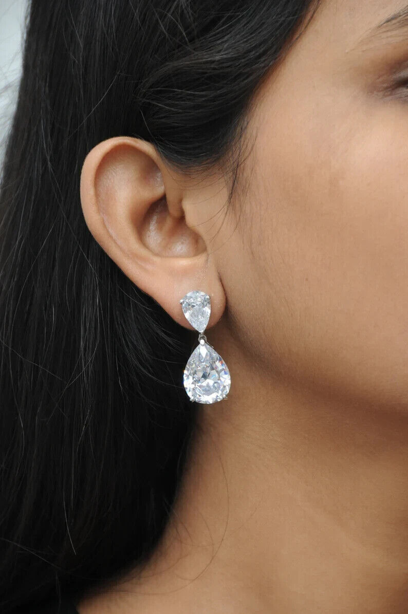 Queen Victoria Fashion Dangle Drop Earring With 6.50 CT Simulated Pear Sapphire