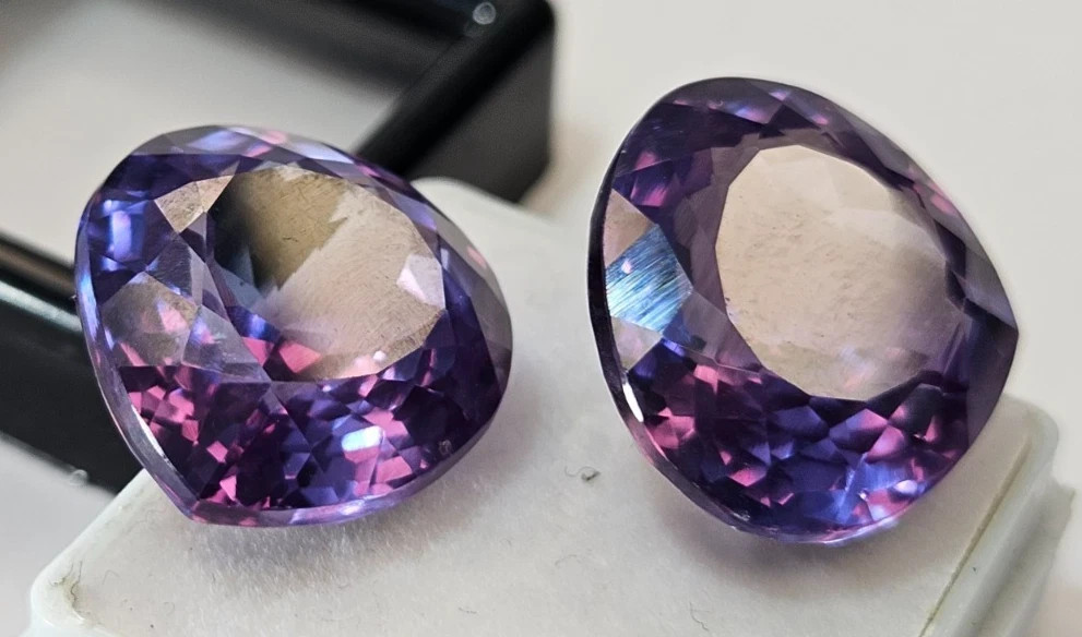 Colour Changing 38+ Ct Alexandrite Pear Cut Natural Pair Gemstone For Earrings