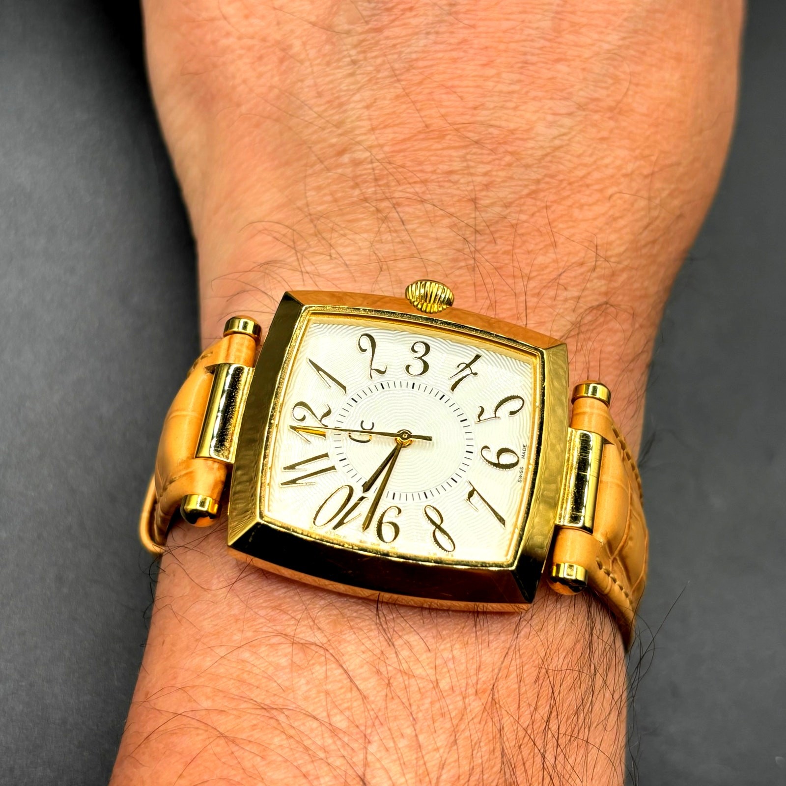 Vintage Gc 18500 Swiss Made Gold Tone Quartz Watch Full Set Box Papers