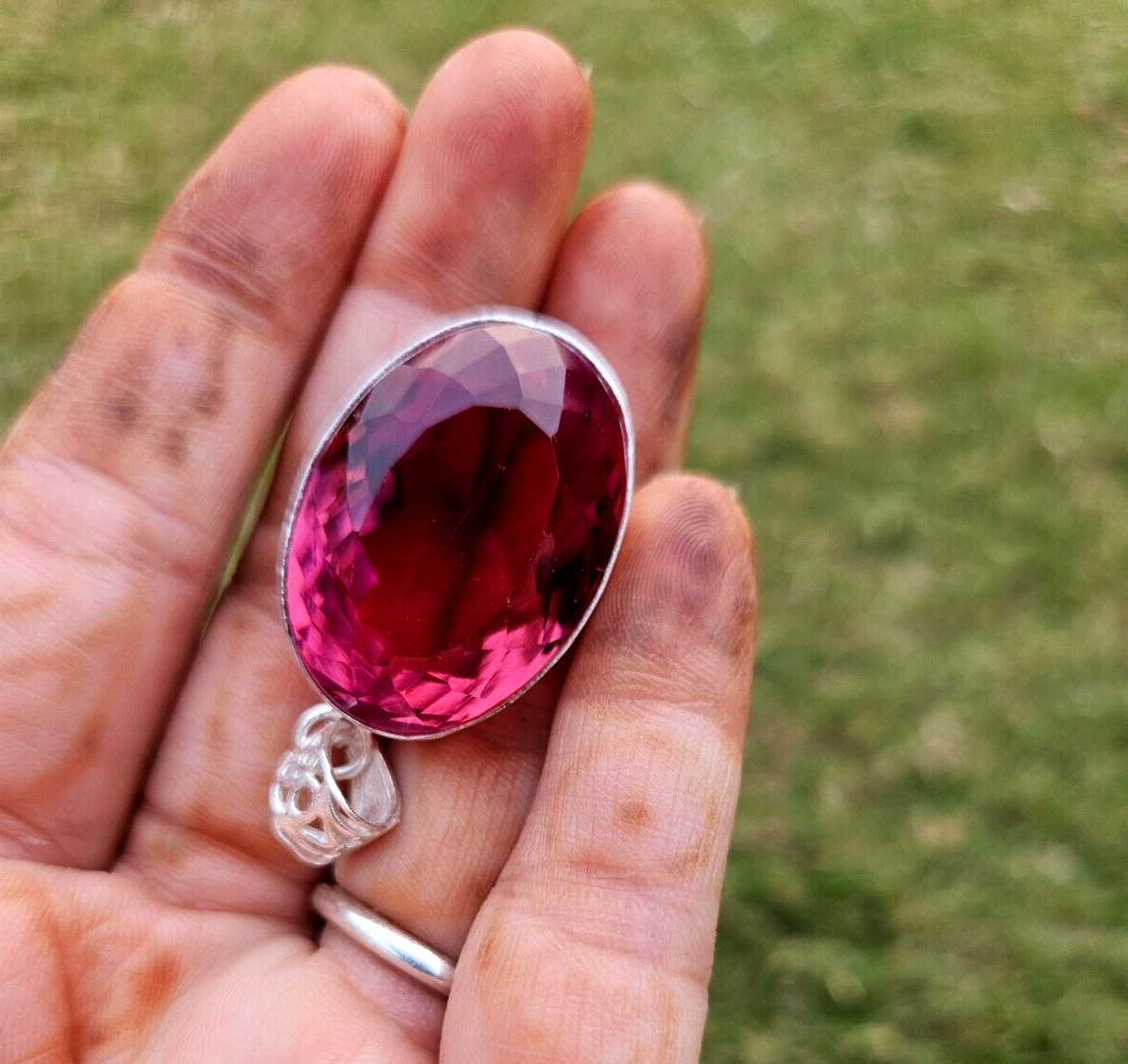 92.8 CT+ Certified Oval Natural Zultanite 7 Color Pendant 925 Silver Jewelry