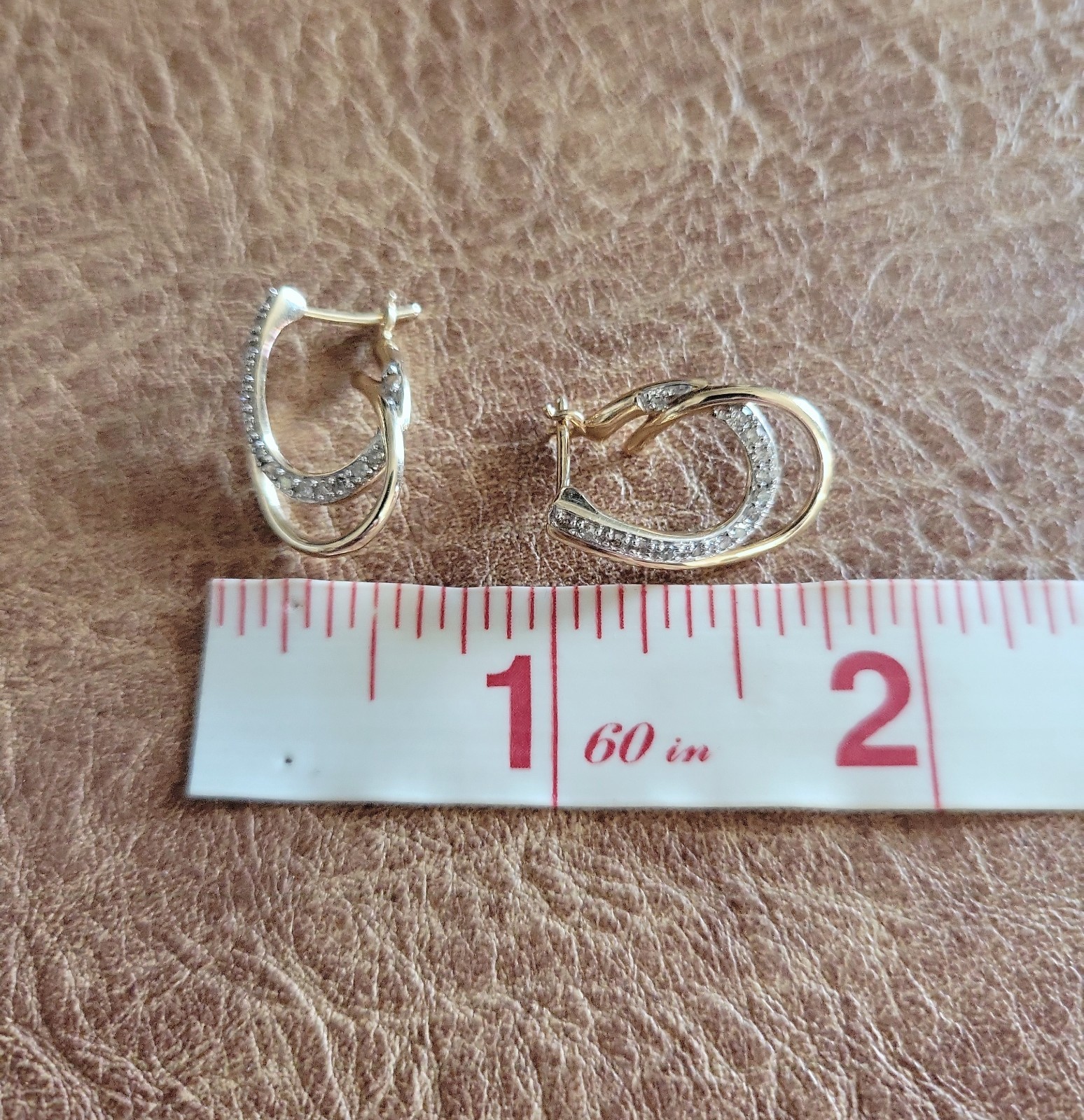 10K Yellow Gold Twist Earrings w/ Pave Diamond Design 3.12 Grams