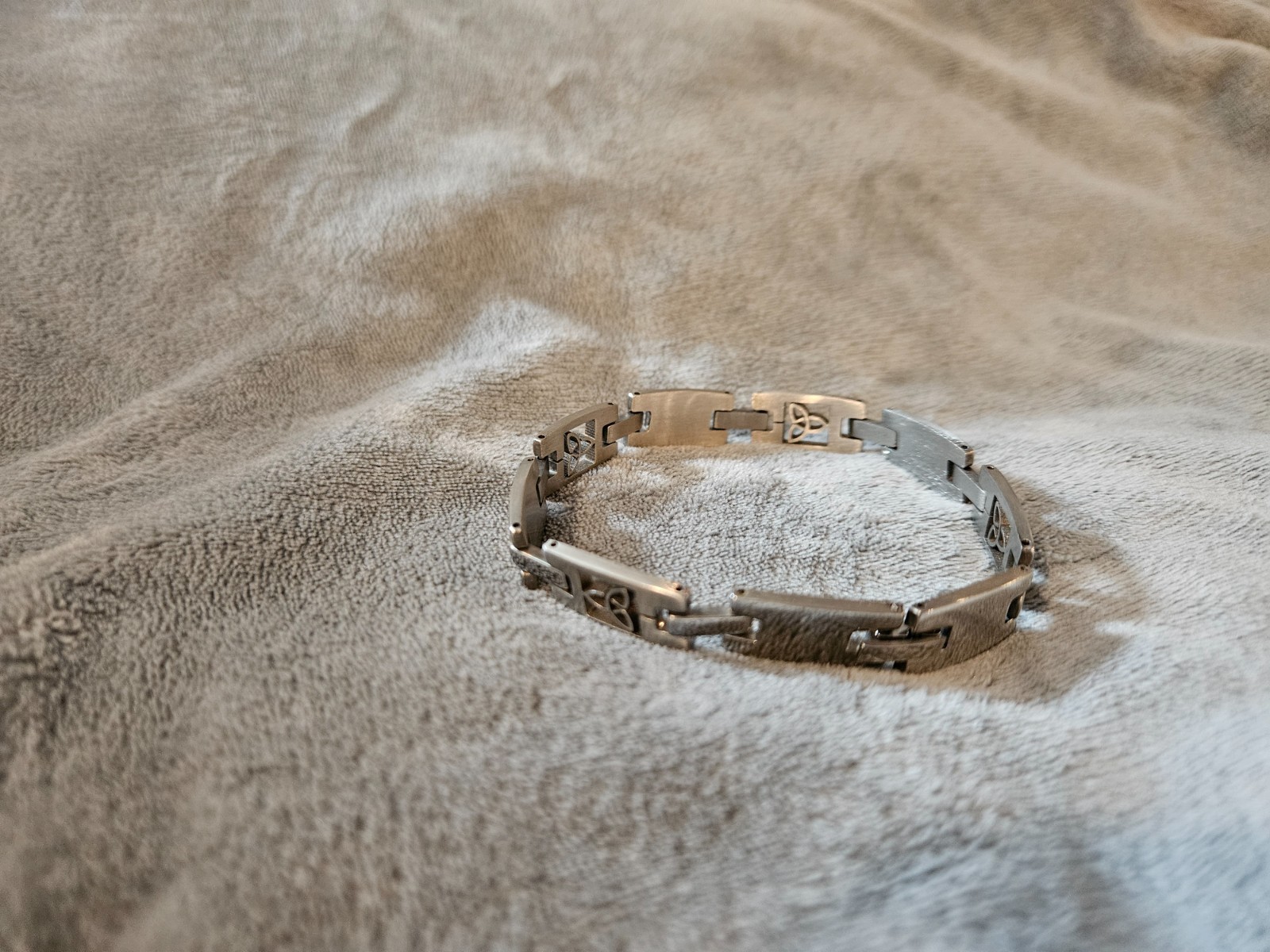 Celtic knot metal bracelet