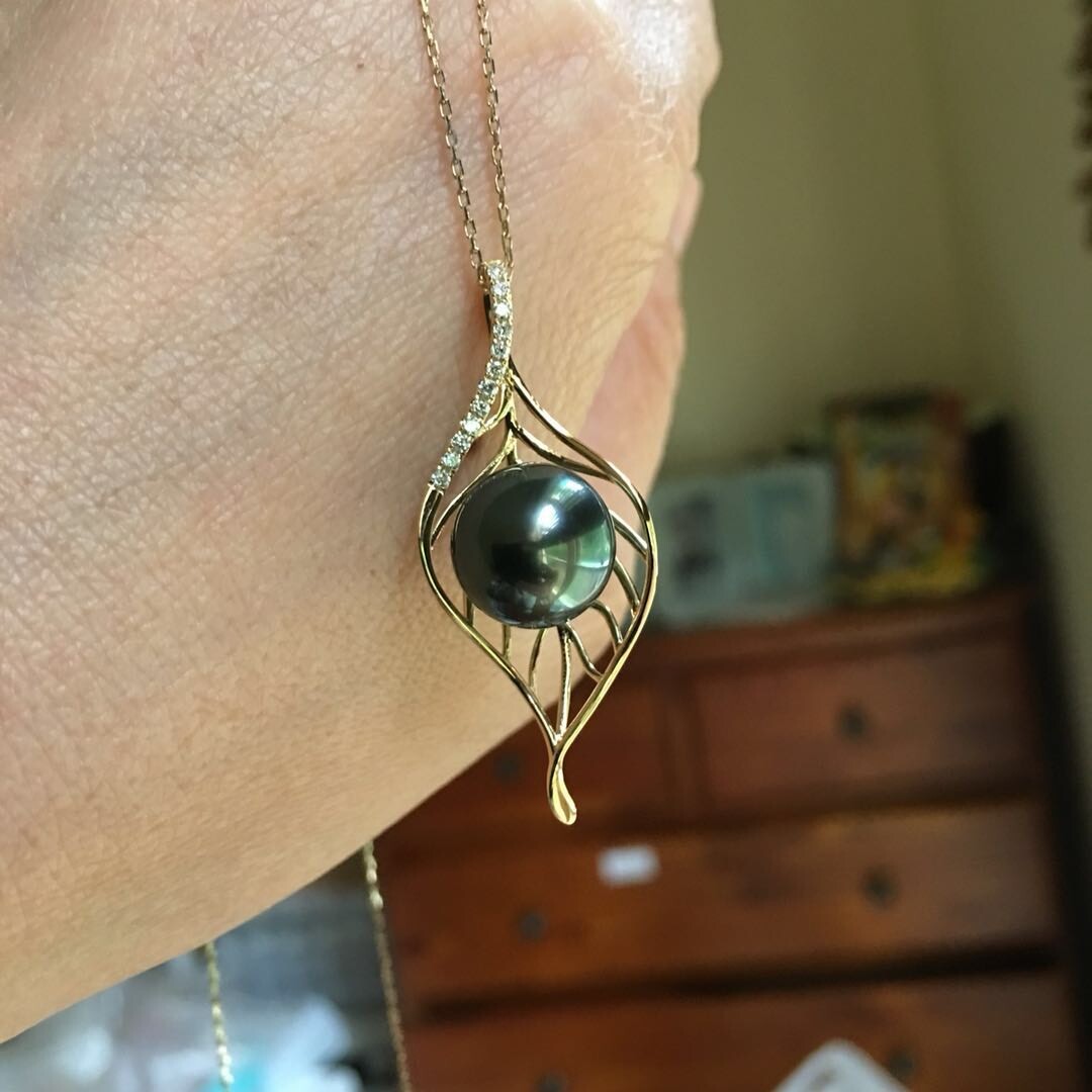 10.8mm Peacock Black Baroque Tahitian Pearl KG38