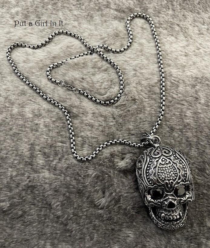 New ORNATE EMBOSSED HEAVY STAINLESS STEEL SKULL CHAIN PENDANT BIKER NECKLACE