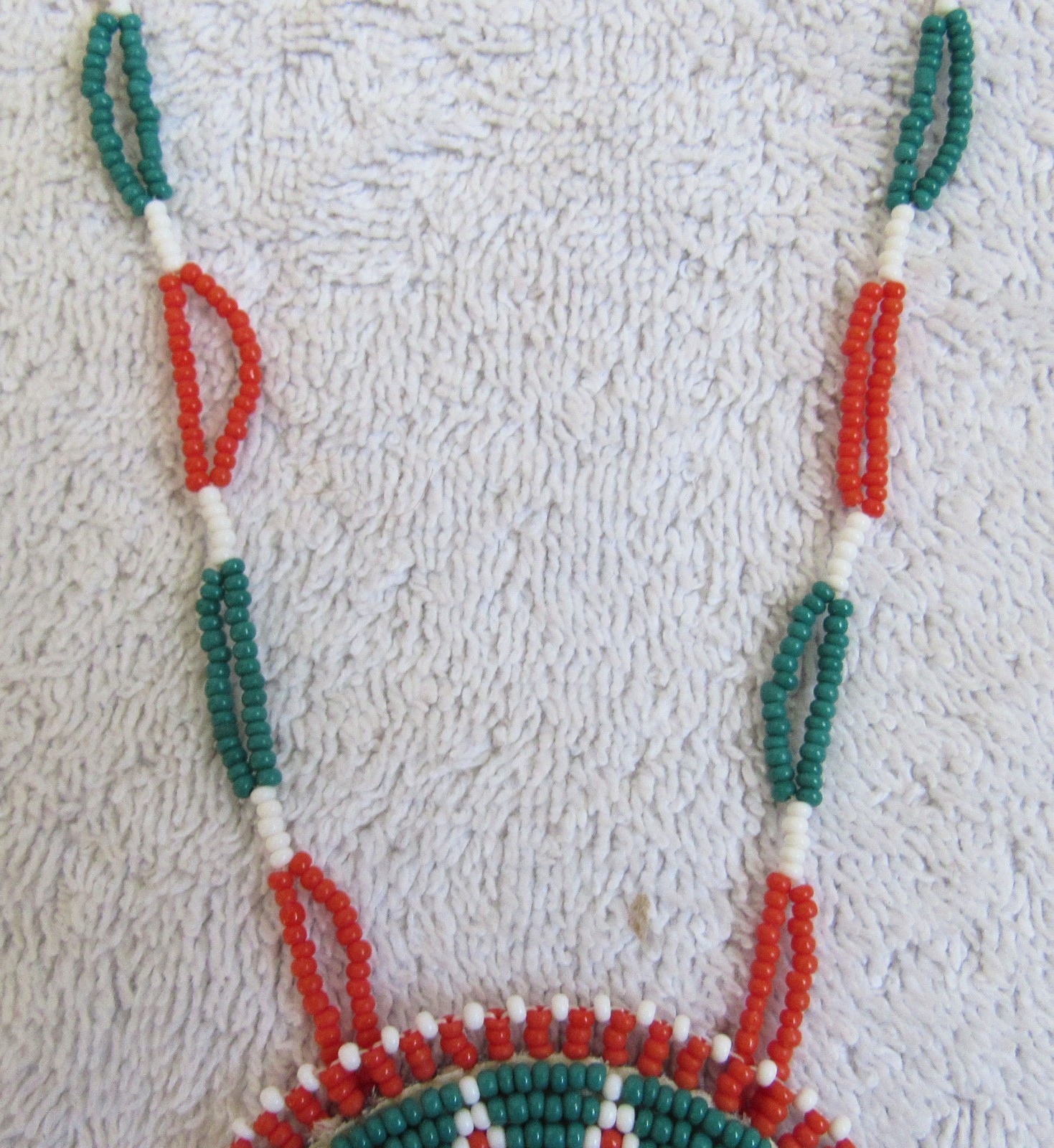 Vintage Sioux Indian Bead Beaded Beadwork Medallion Design Pendant & Necklace