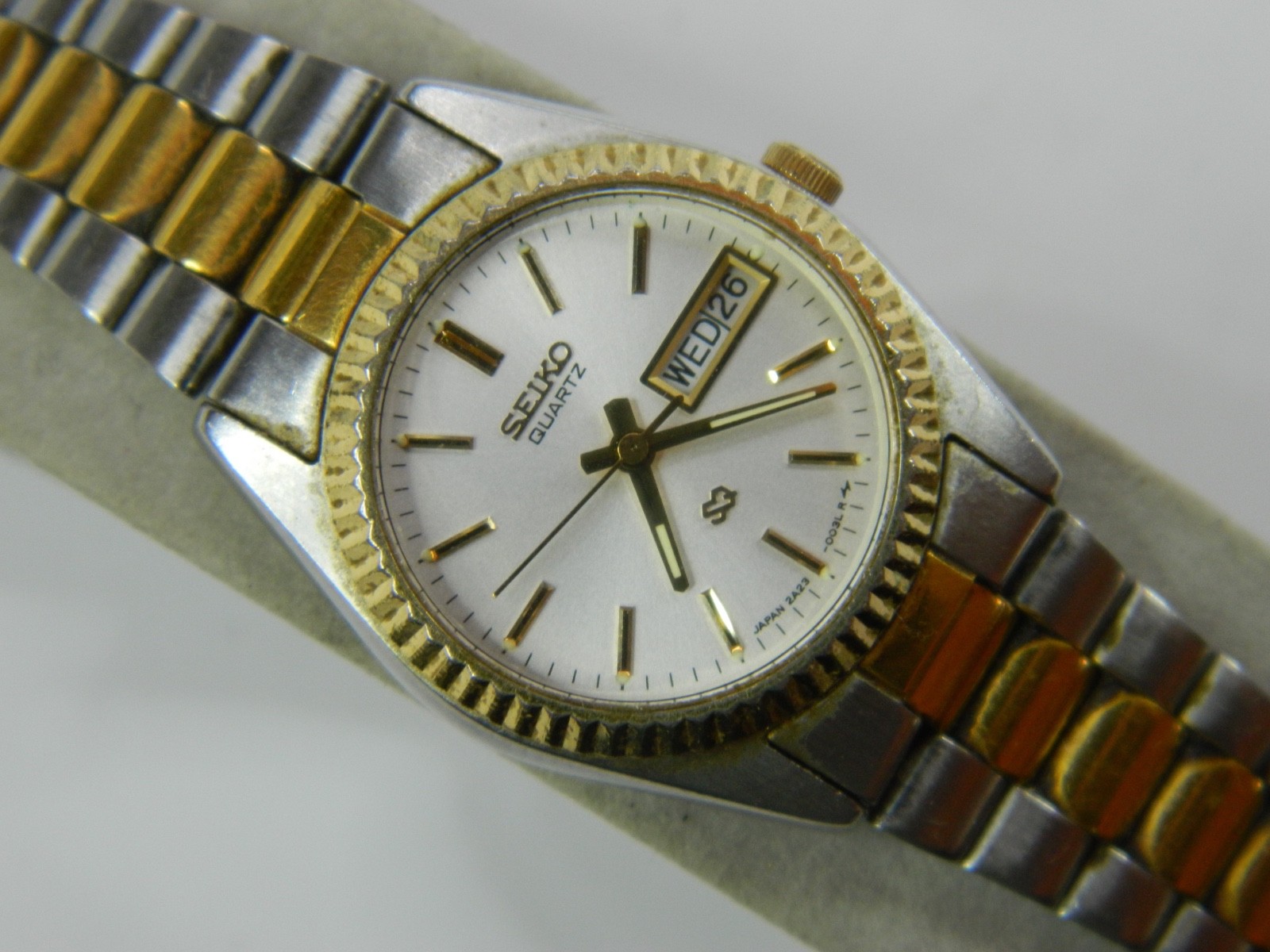 NICE SEIKO SQ 2A23 GOLD SS QUARTZ LADIES WATCH – ORIG SQ BAND – NEW BATTERY RUNS