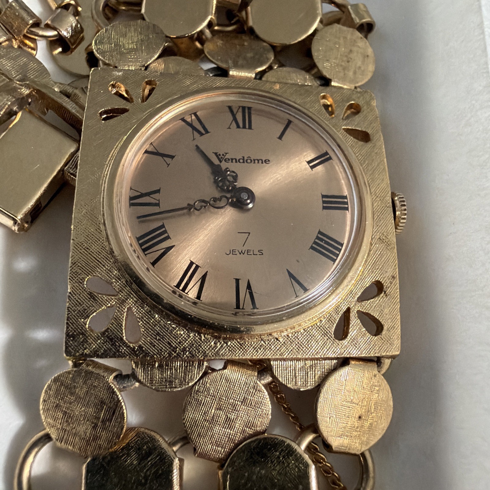 Vintage Women’s VENDOME Gold Tone 17 Jewel Mechanical Bracelet Watch, With Box