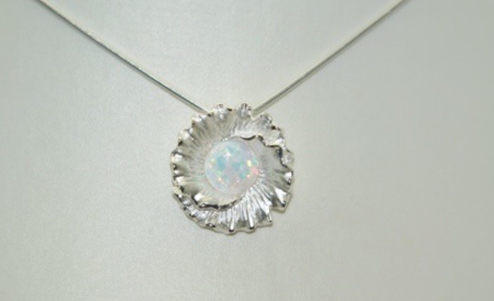 Natural Opal Silver Pendant Flower 925 Sterling Silver Pendant with Stone Round White