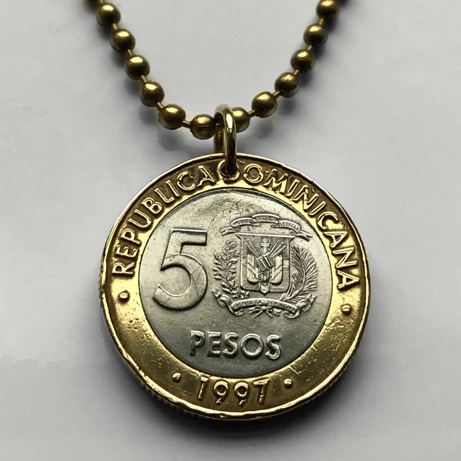 1997 Dominican Republic 5 Pesos coin pendant Santo Domingo Punta Cana n001438