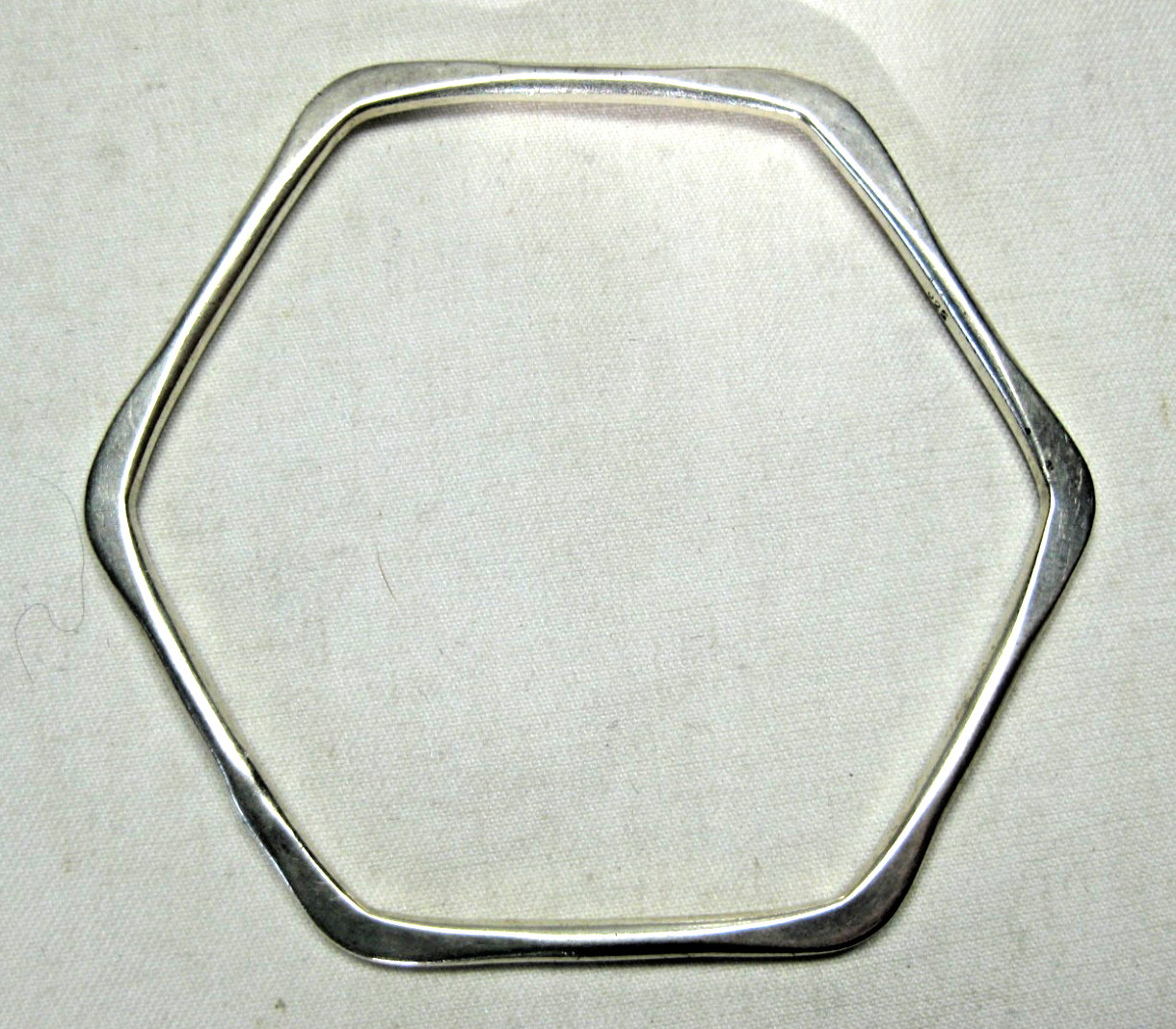 Sterling Silver 925 Bracelet Solid Hexagon Bangle 17.9 Grams 2 1/2″ x 2 3/4″ ID