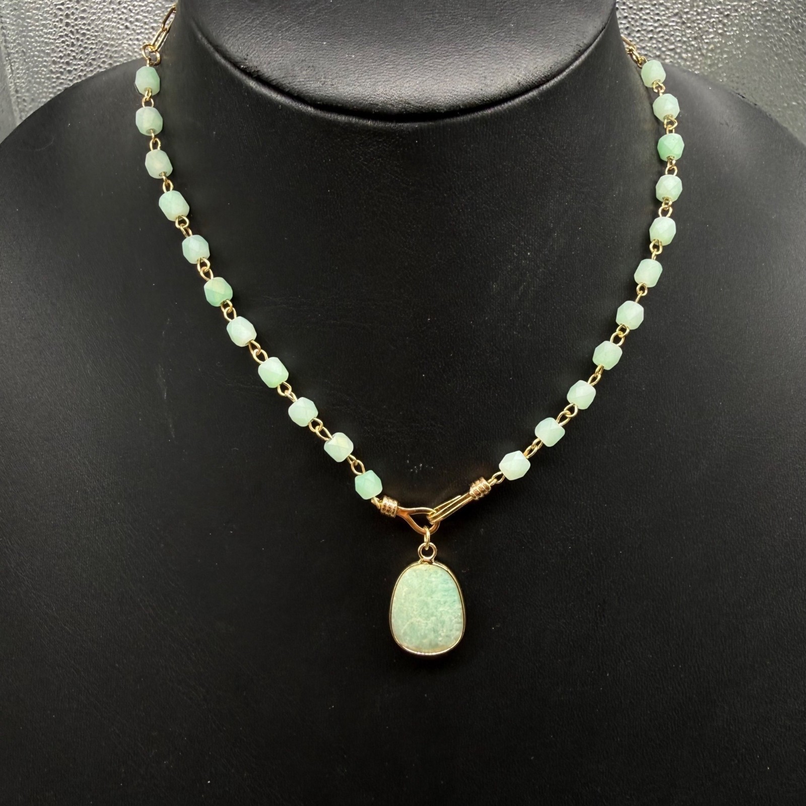 Amazonite Stone Pendant Beaded Necklace Gold toned Toggle Clasp 21 inches