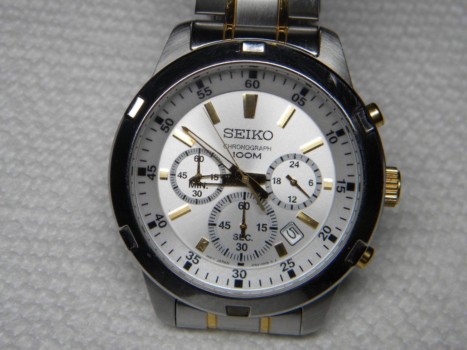 Seiko Chronograph 100M 4T53-00C0 with White Dial Very Short Band is Running