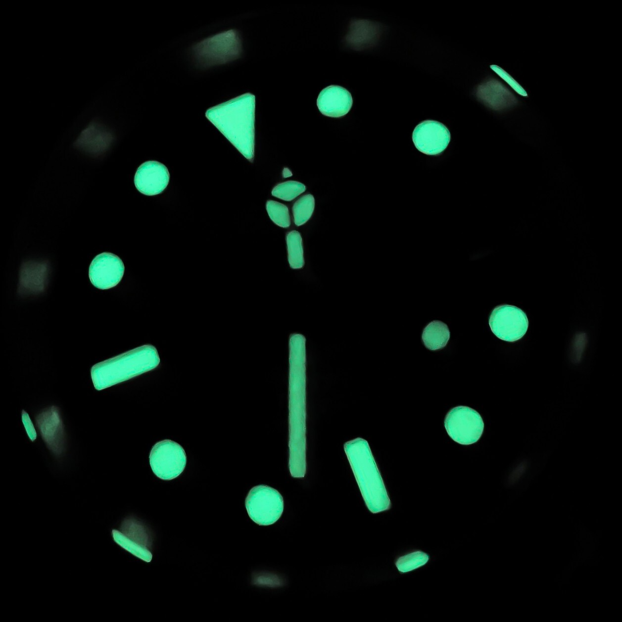 Custom Made 40mm Black Custom Sub w/ Strap Style Mod Watch NH35 Movement