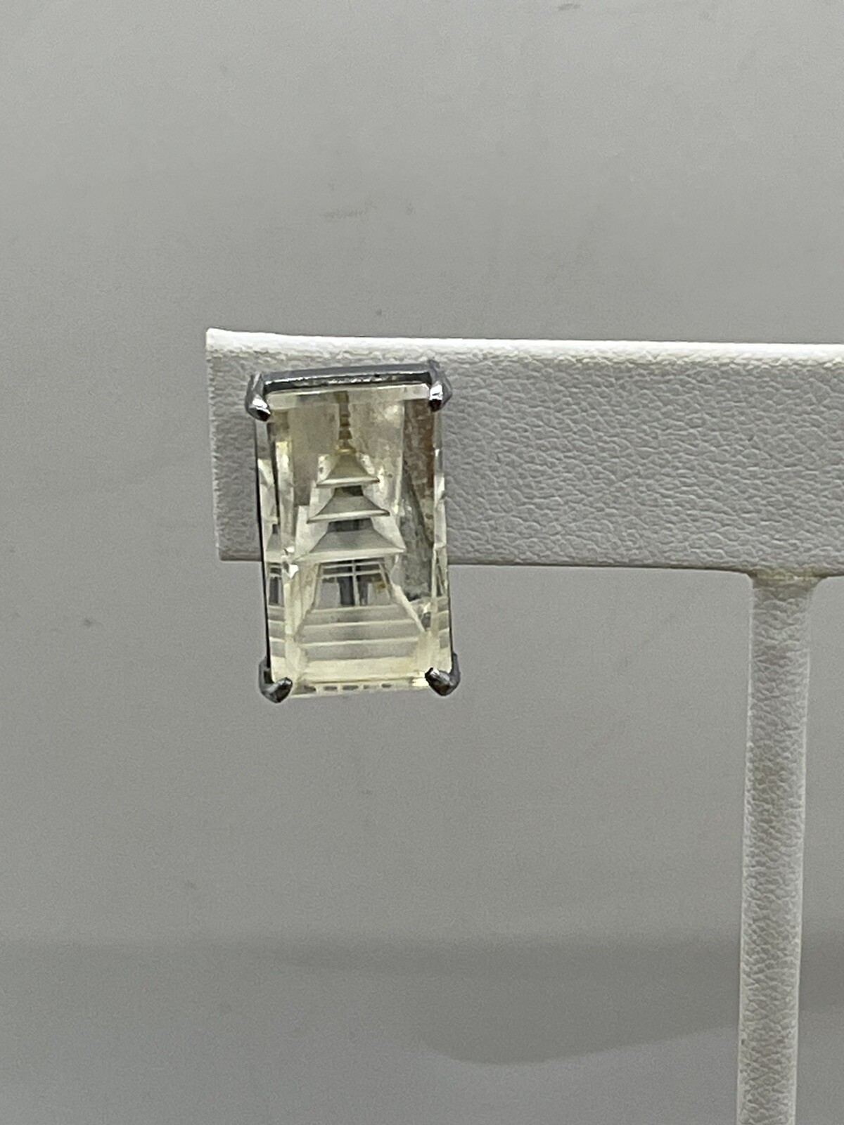 Beautiful vtg Japan sterling Silver 925 rock crystal Pagoda Screw Earrings