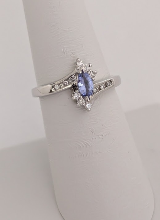 Tanzanite & Diamond Ring 14K Gold 3.2 Grams Retail Price $1299 Make Me An Offer!