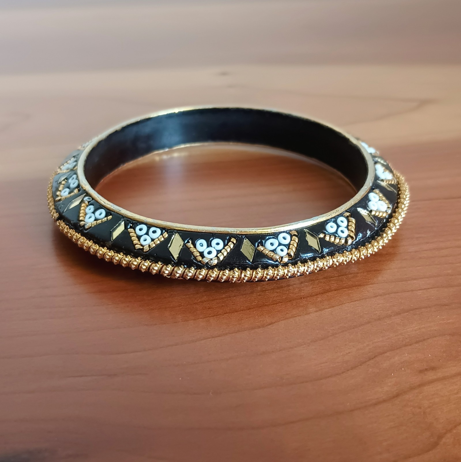 Indian Lac (Lakh) Bangle Black, White, & Gold Vintage Jaipur style Jewelry