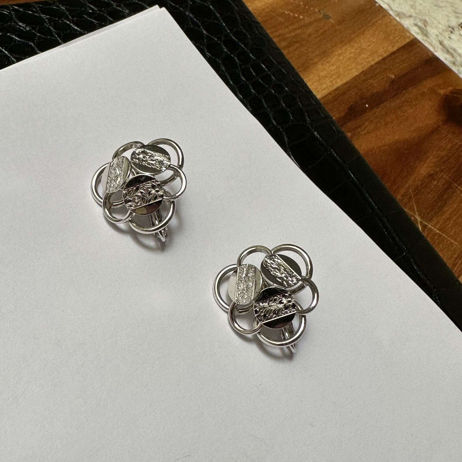 Signed SAC – Silver Tone Clip-on Clip On Earrings