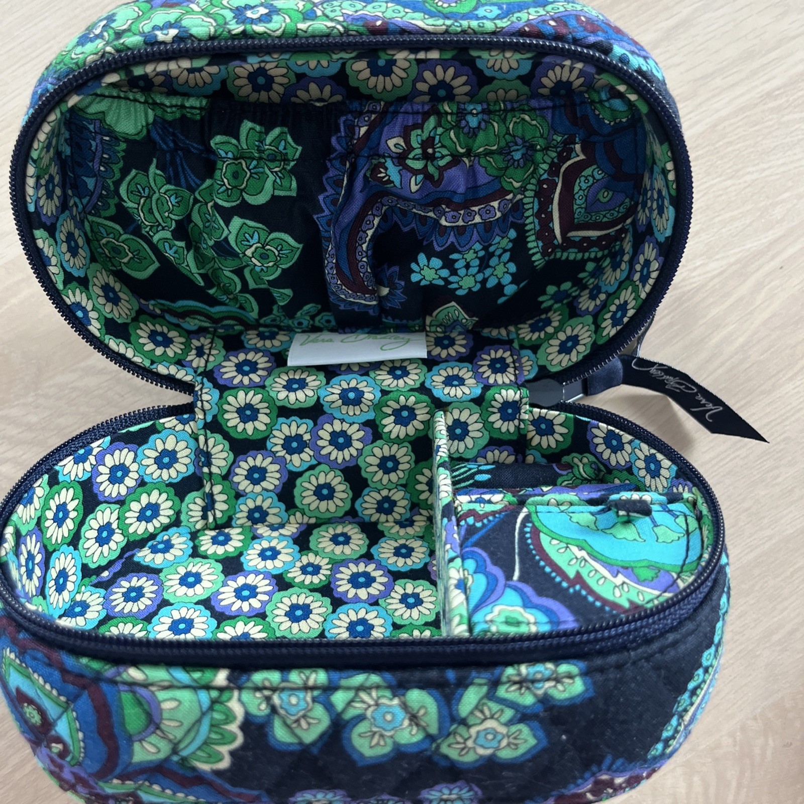 Vera Bradley Hard Oval Travel Jewelry Case in Blue Rhapsody -Zip Around- NWOT