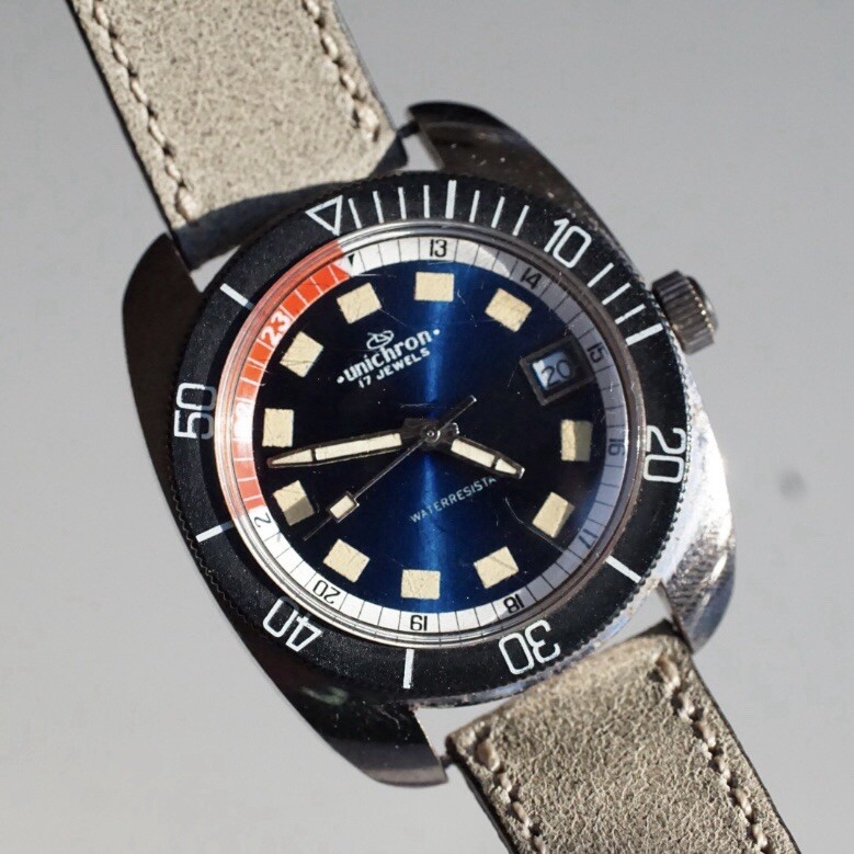 VTG Unichron Dive Watch Men Silver Tone Blue Dial Date 17 Jewels Automatic Works