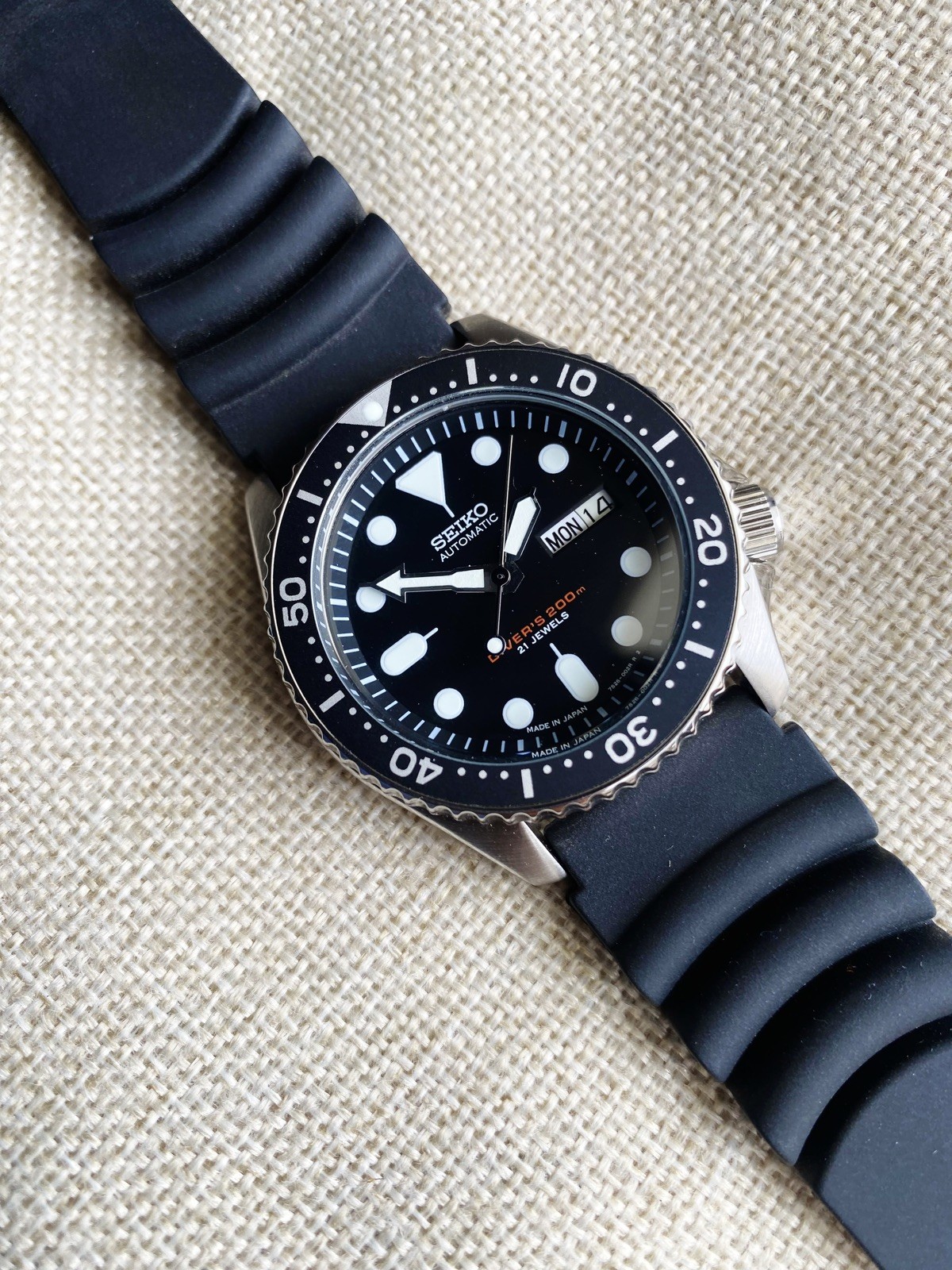 Seiko SKX007 Automatic Diver’s Watch – 200M Scuba Diver | 7S26 Movement | 42mm