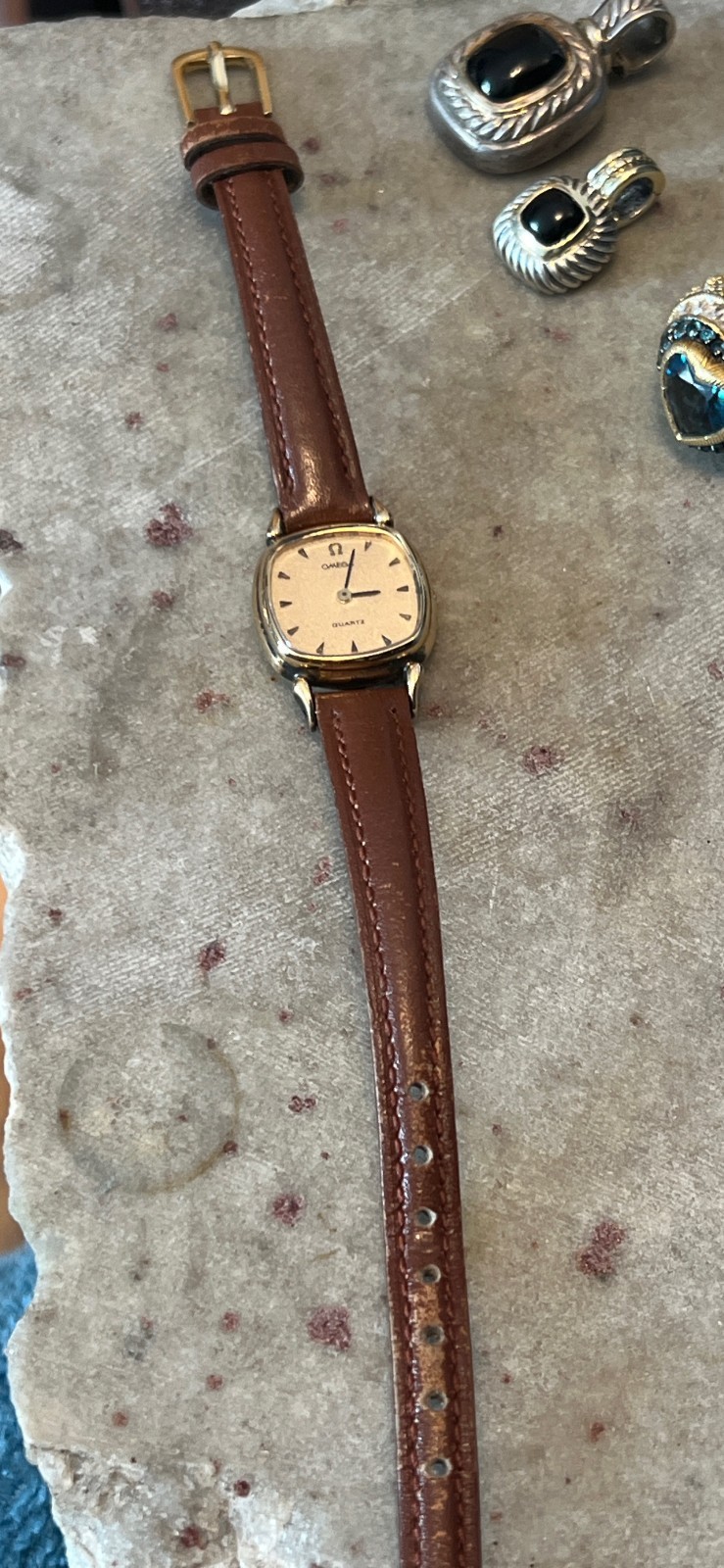 Omega Vintage Ladies Quartz 19mm Gold Square Swiss Made rare find