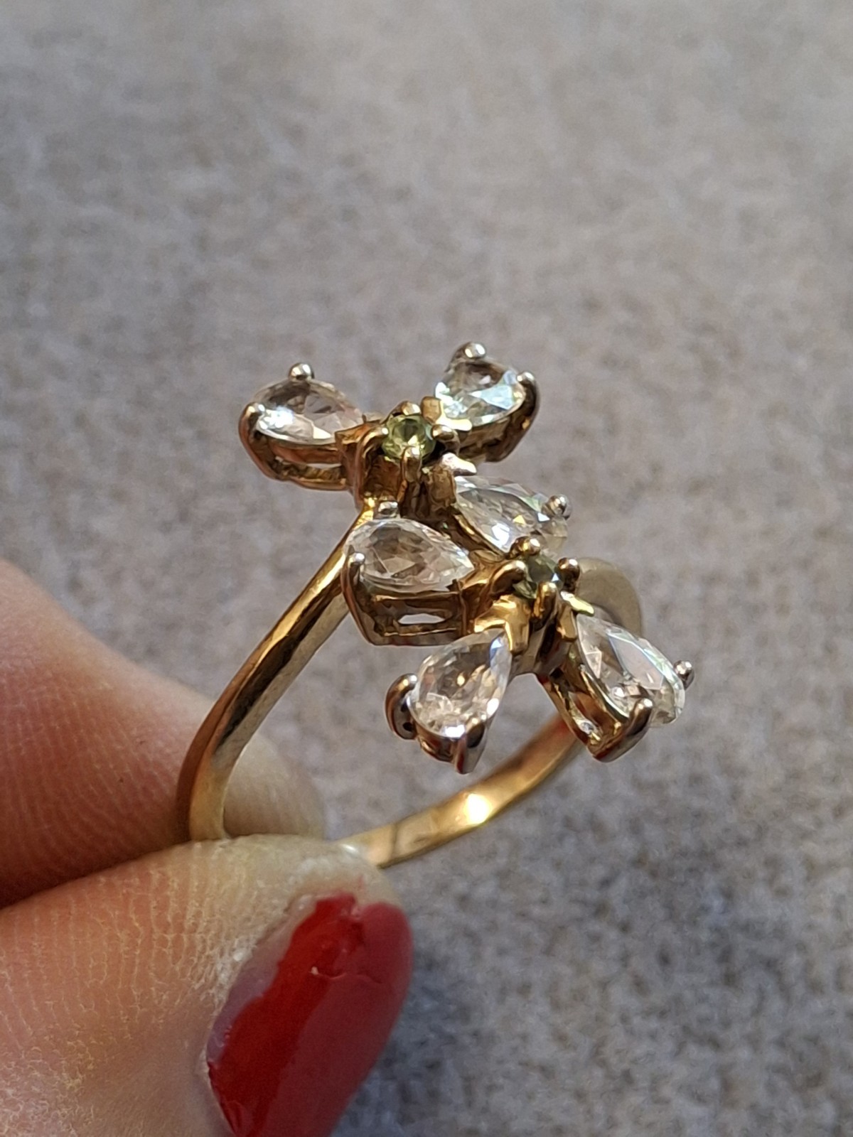 9ct Gold Crystal Flower Ring – size N