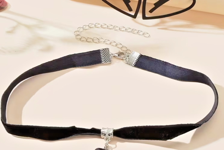 Gothic and Renaissaance Inspired Chocker adjustable. Neclace