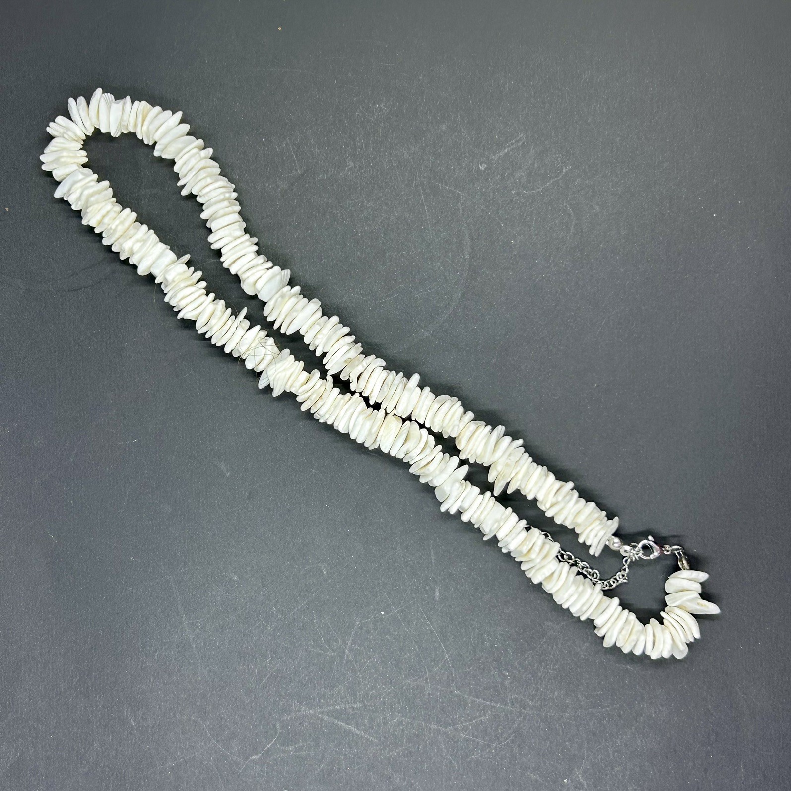 White/Off White Flat Stone Chip Choker Style Necklace With Lobster Closure