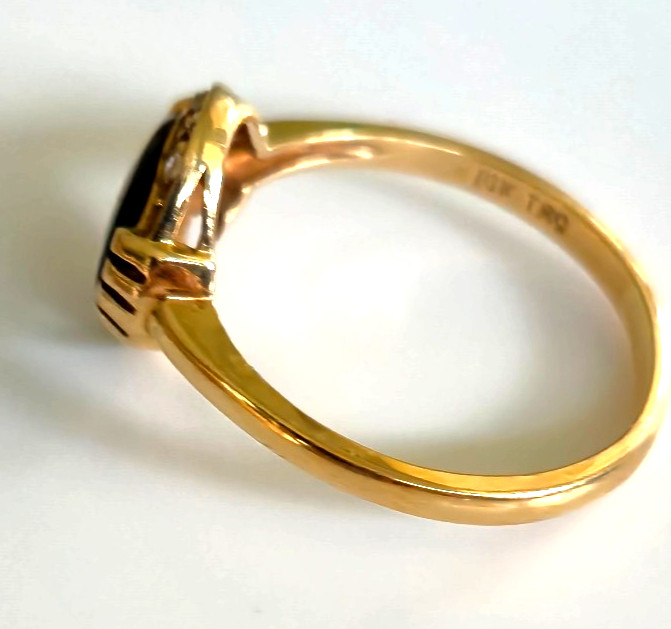 10K TRG Yellow Gold Ring – Black Onyx with Diamonds – Size 8, Weighs 2 Grams