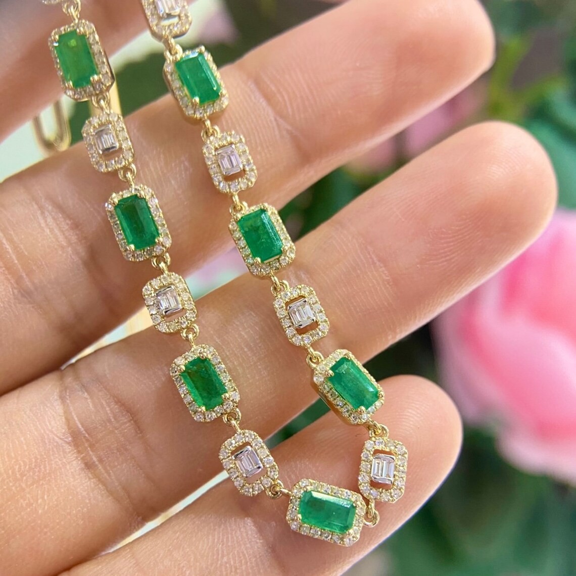 14K Yellow SILVER 925 2.75ct Emerald and 0.24ct Diamonds Necklace.