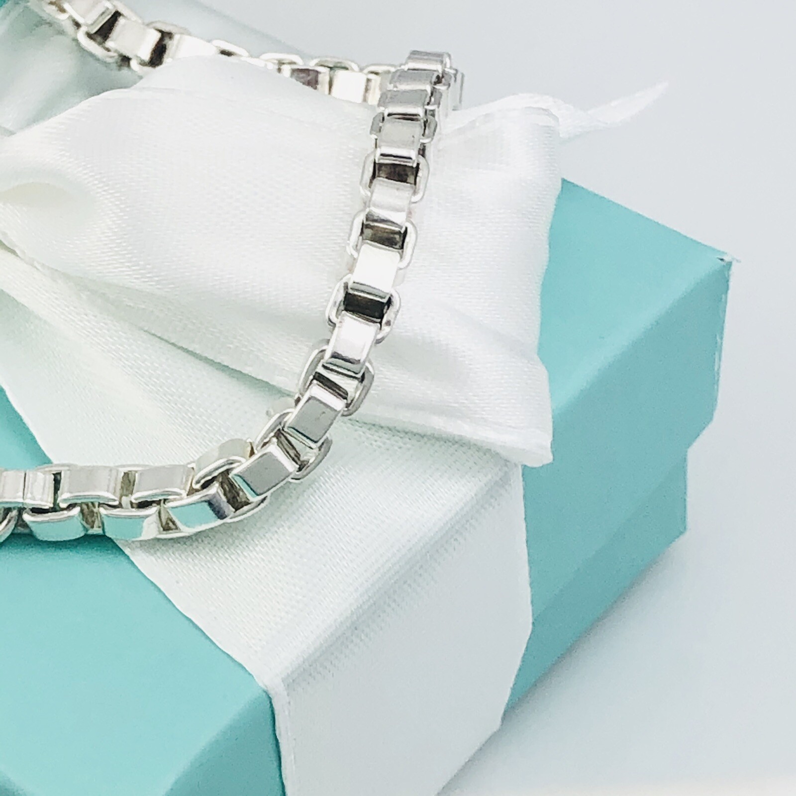 8” Tiffany & Co Mens Unisex Venetian Box Link Bracelet in Sterling Silver